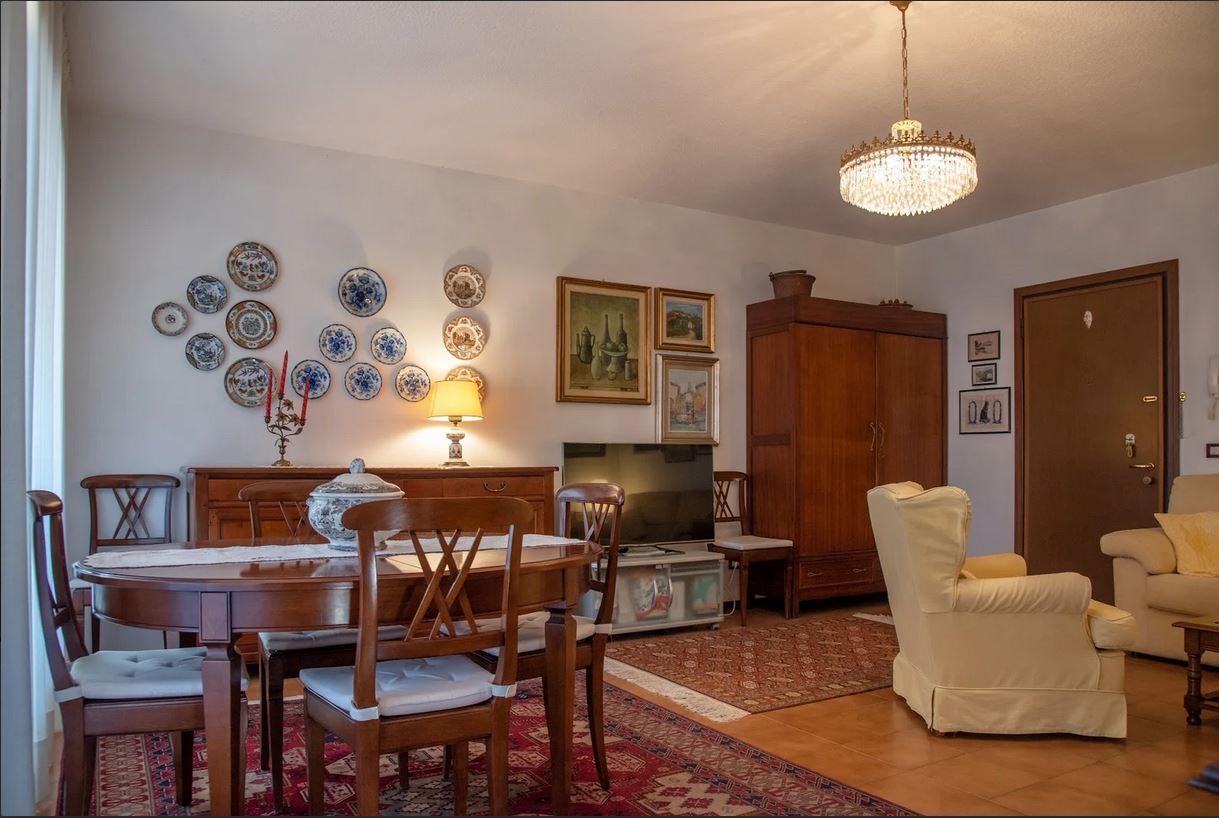 Quadrilocale con terrazzo a Sarzana