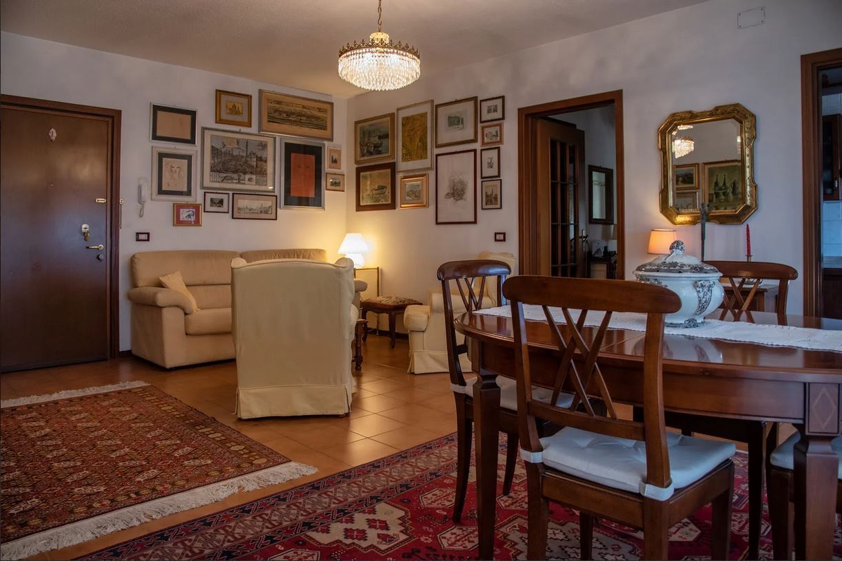 Quadrilocale con terrazzo a Sarzana