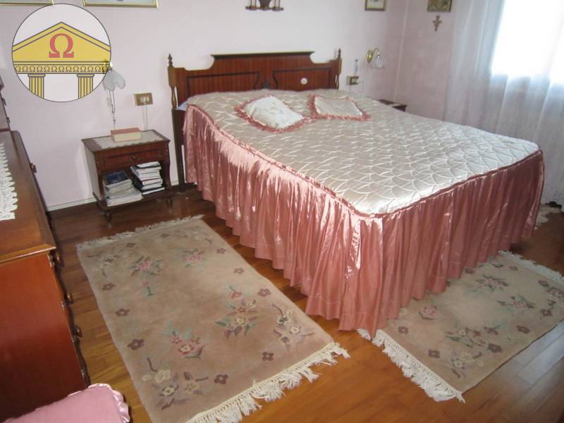 Singole in vendita a Paese