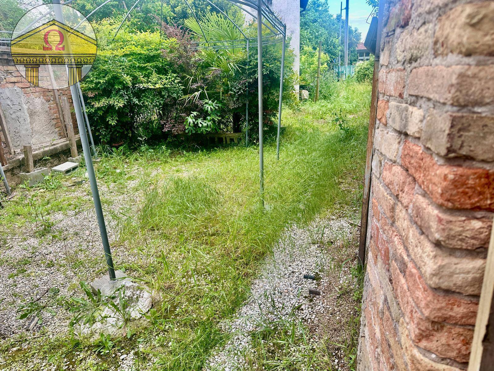 Schiere e abbinate in vendita a Giavera del Montello, Cusignana