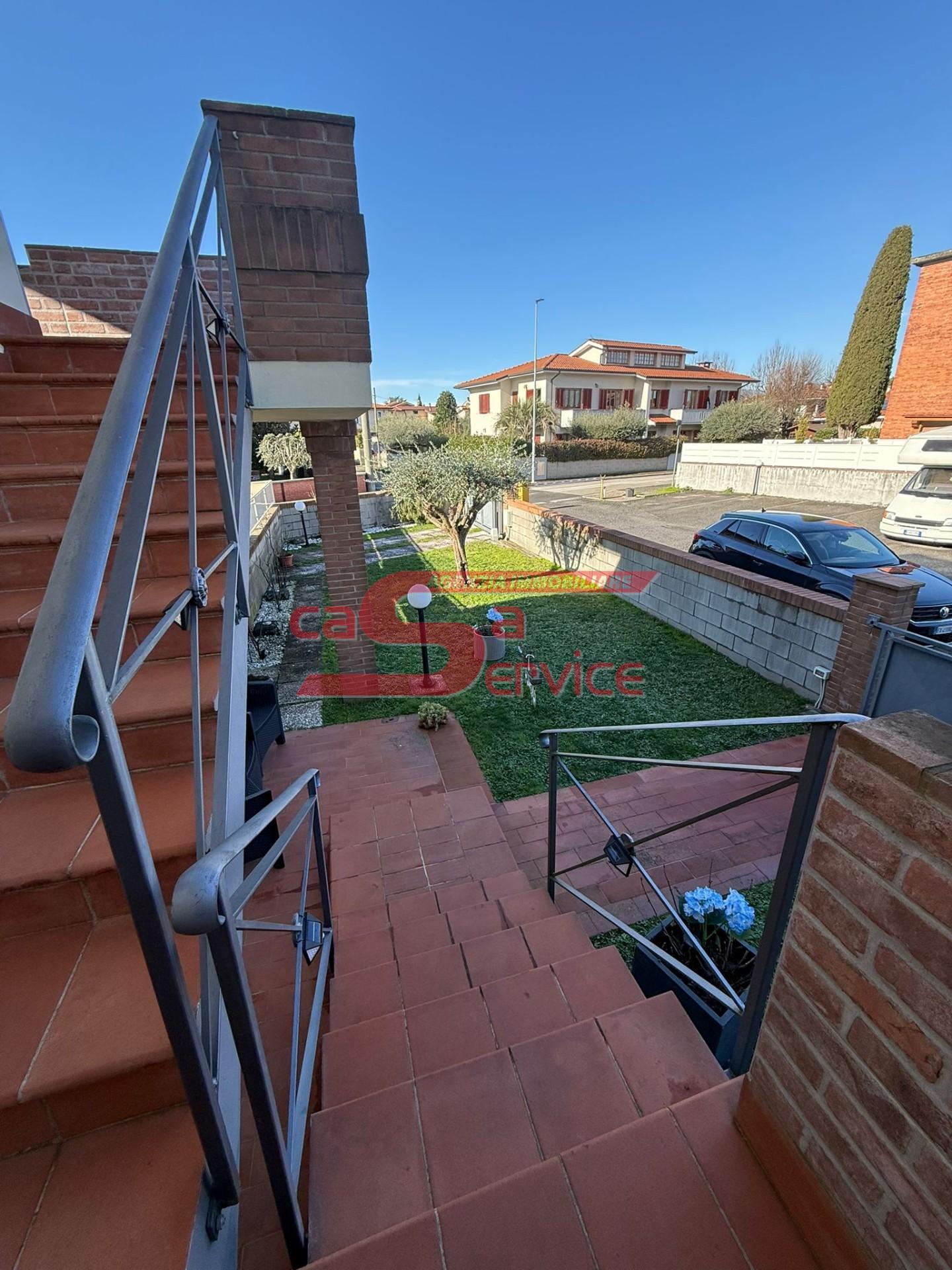 Trilocale con giardino a Ponte Buggianese