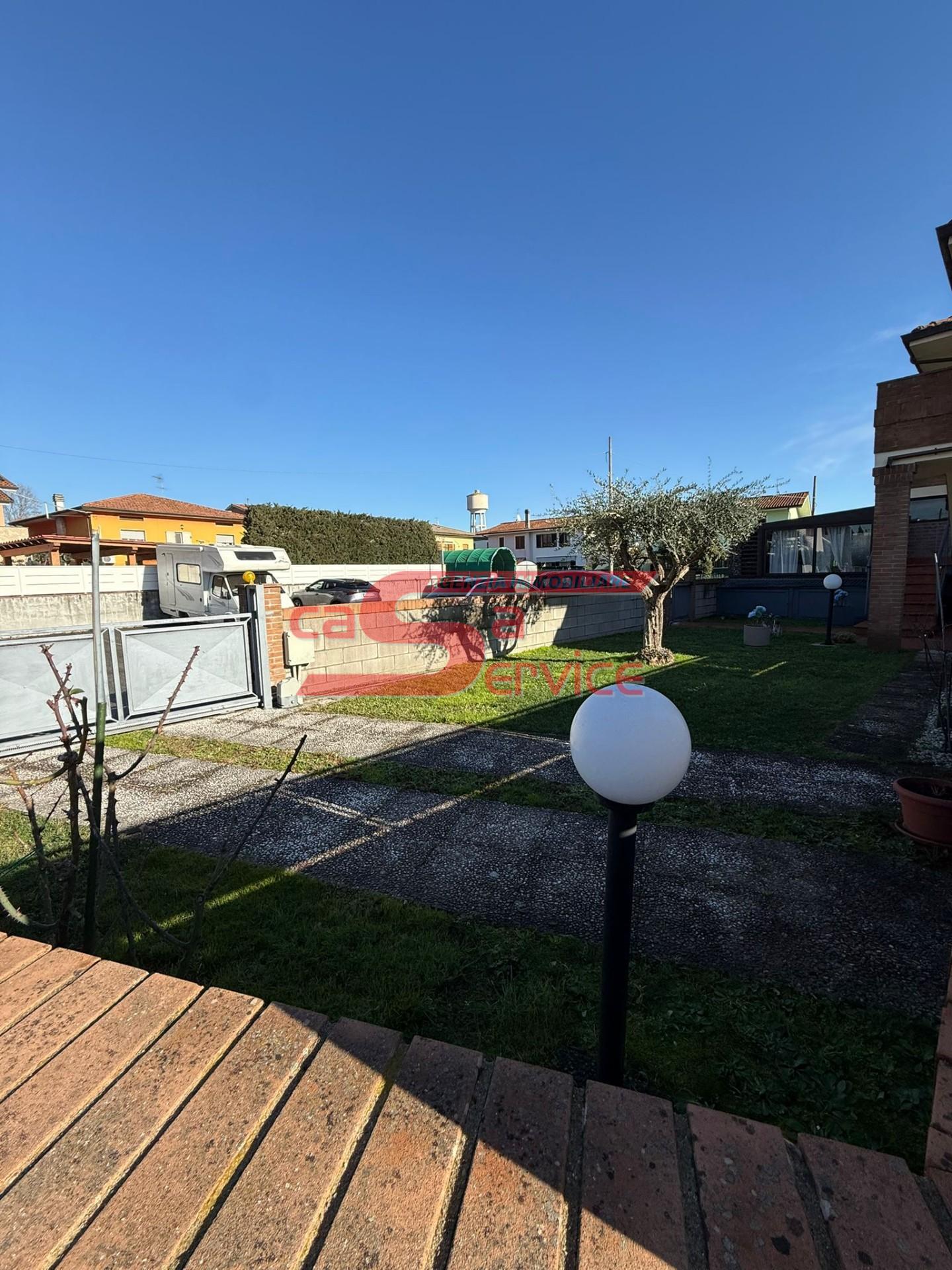 Trilocale con giardino a Ponte Buggianese