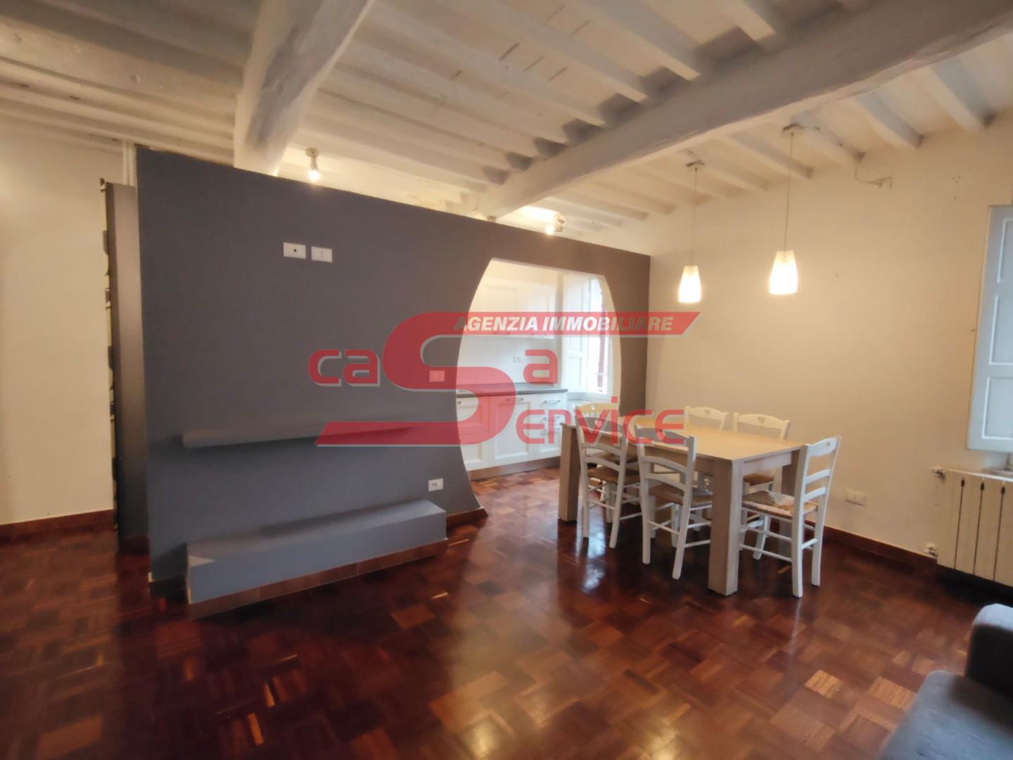 Bilocale arredato in affitto a Pescia