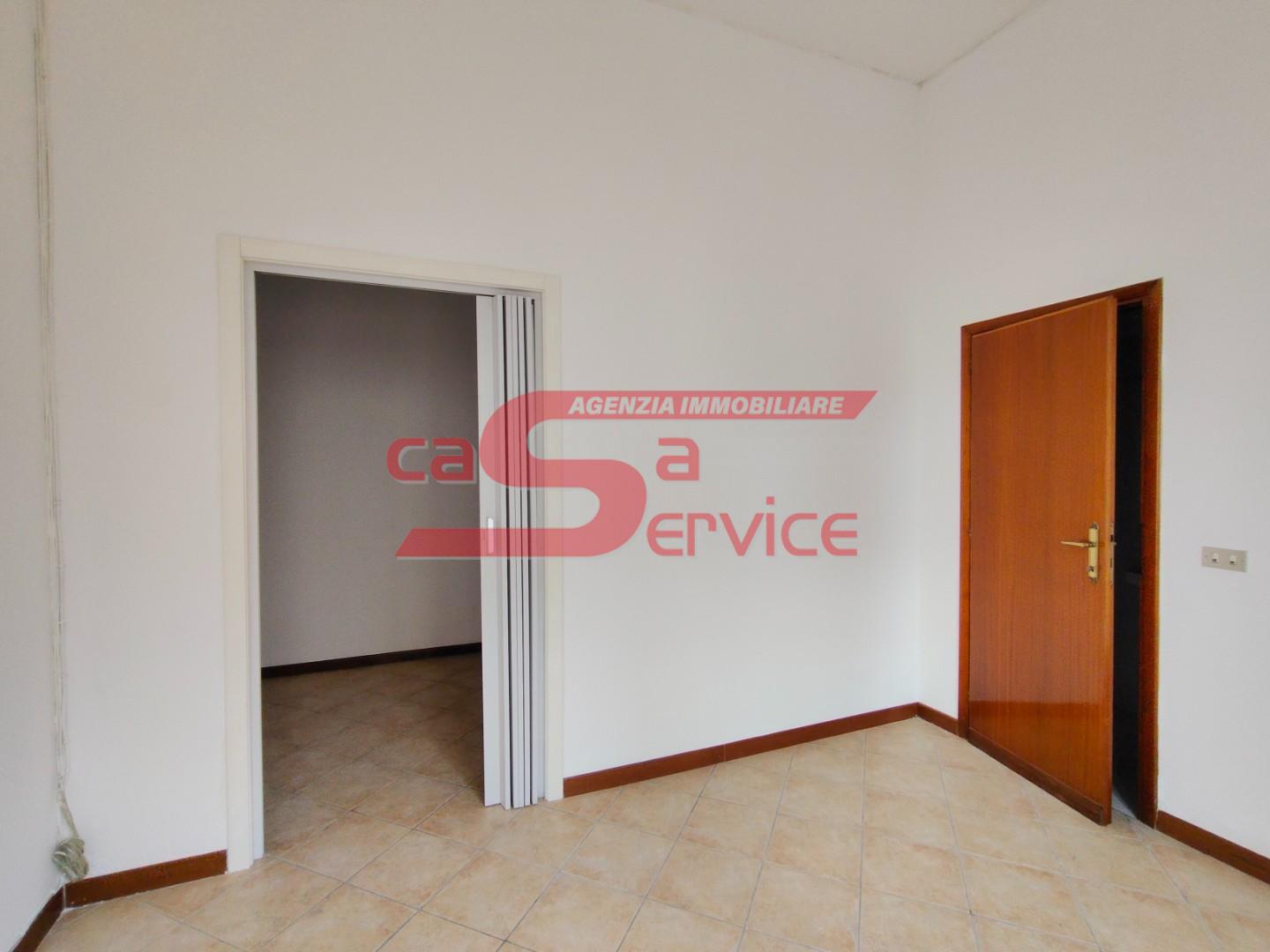 Locale commerciale in affitto a Pieve a Nievole