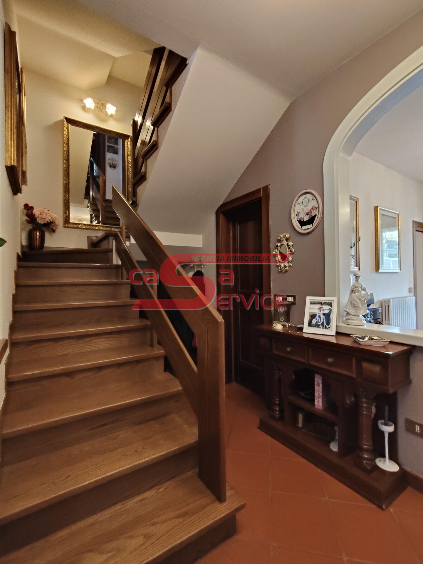 Villa con giardino, Montecatini-Terme zona nord