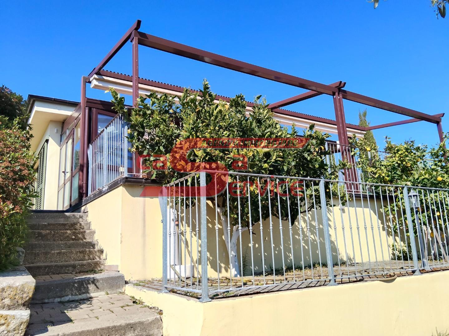 Casa indipendente in vendita a Massa e Cozzile