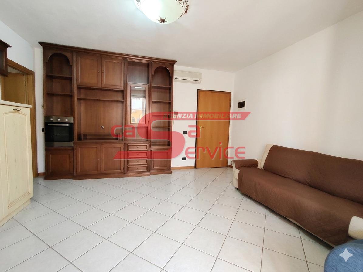 Trilocale con terrazzo, Montecatini-Terme zona nord