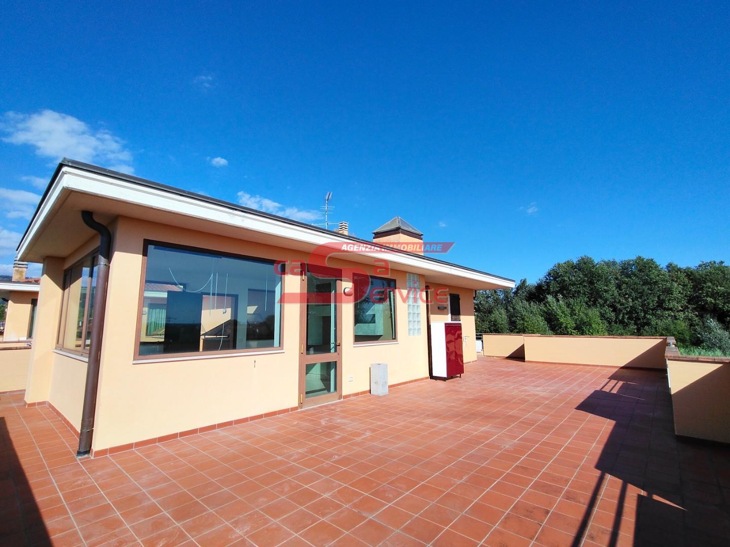 Attico con terrazzo, Massa e Cozzile traversagna