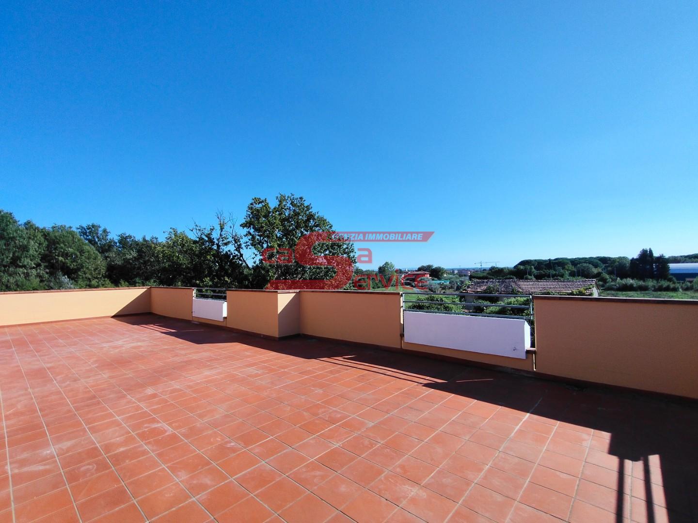 Attico con terrazzo, Massa e Cozzile traversagna