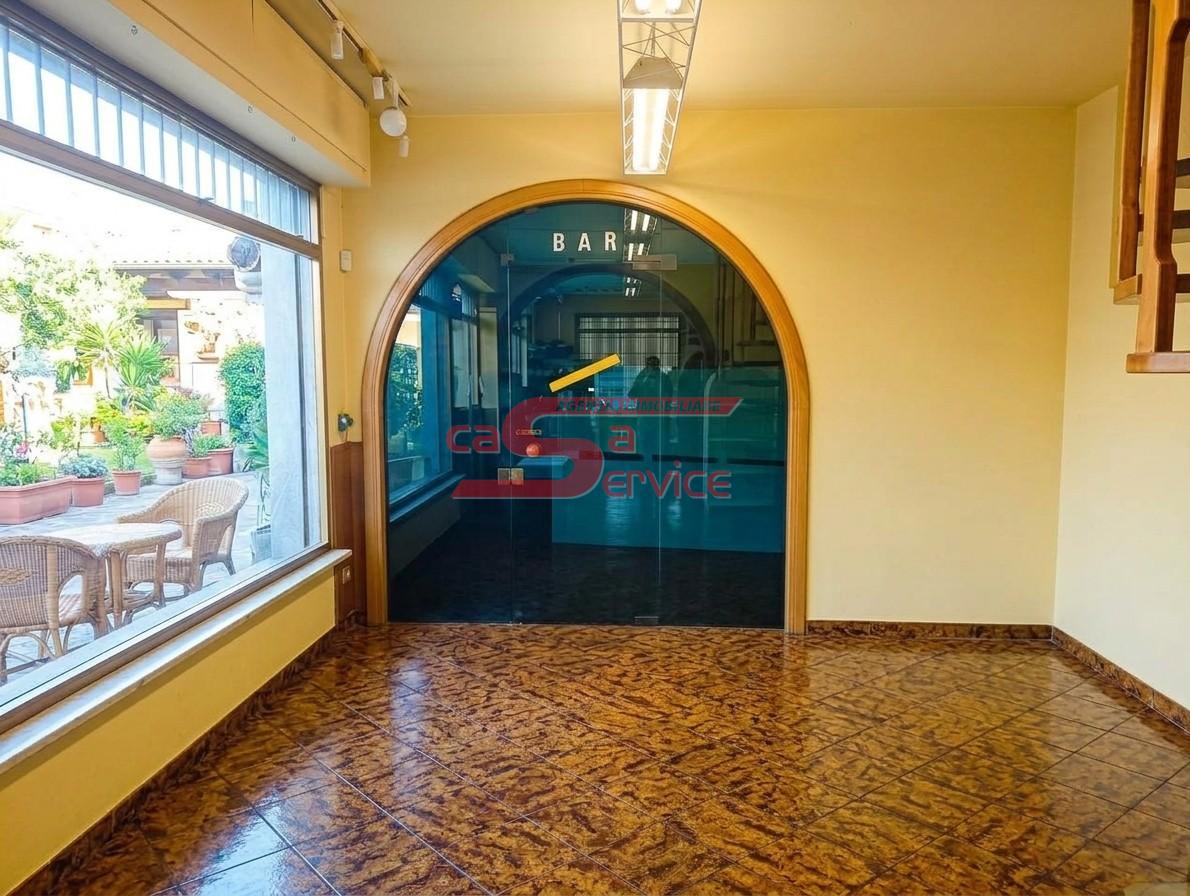 Locale commerciale in vendita, Massa e Cozzile traversagna