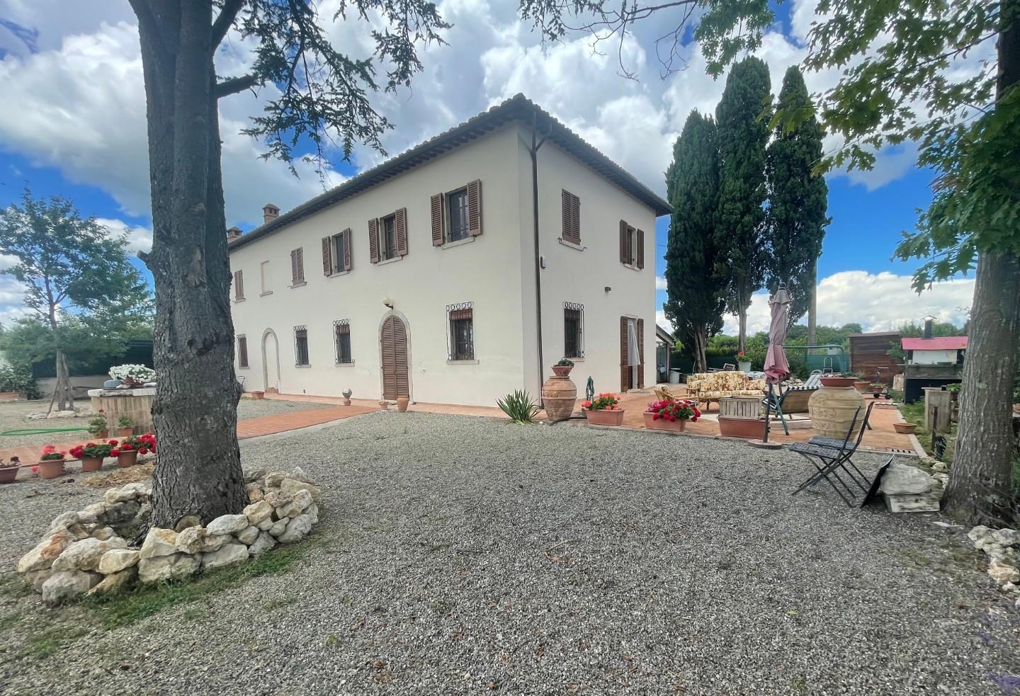 Casa indipendente con giardino a Colle di Val d'Elsa