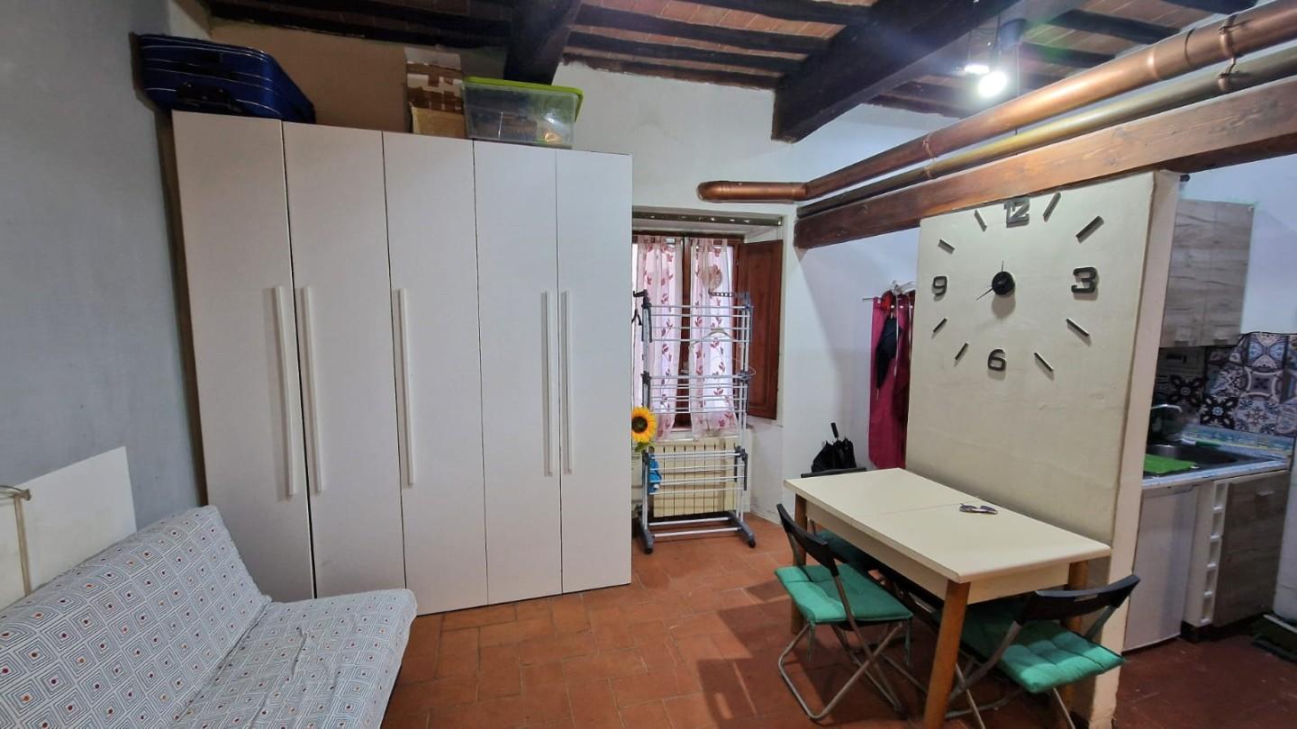 Monolocale in vendita, Colle di Val d'Elsa zona centro,colle bassa