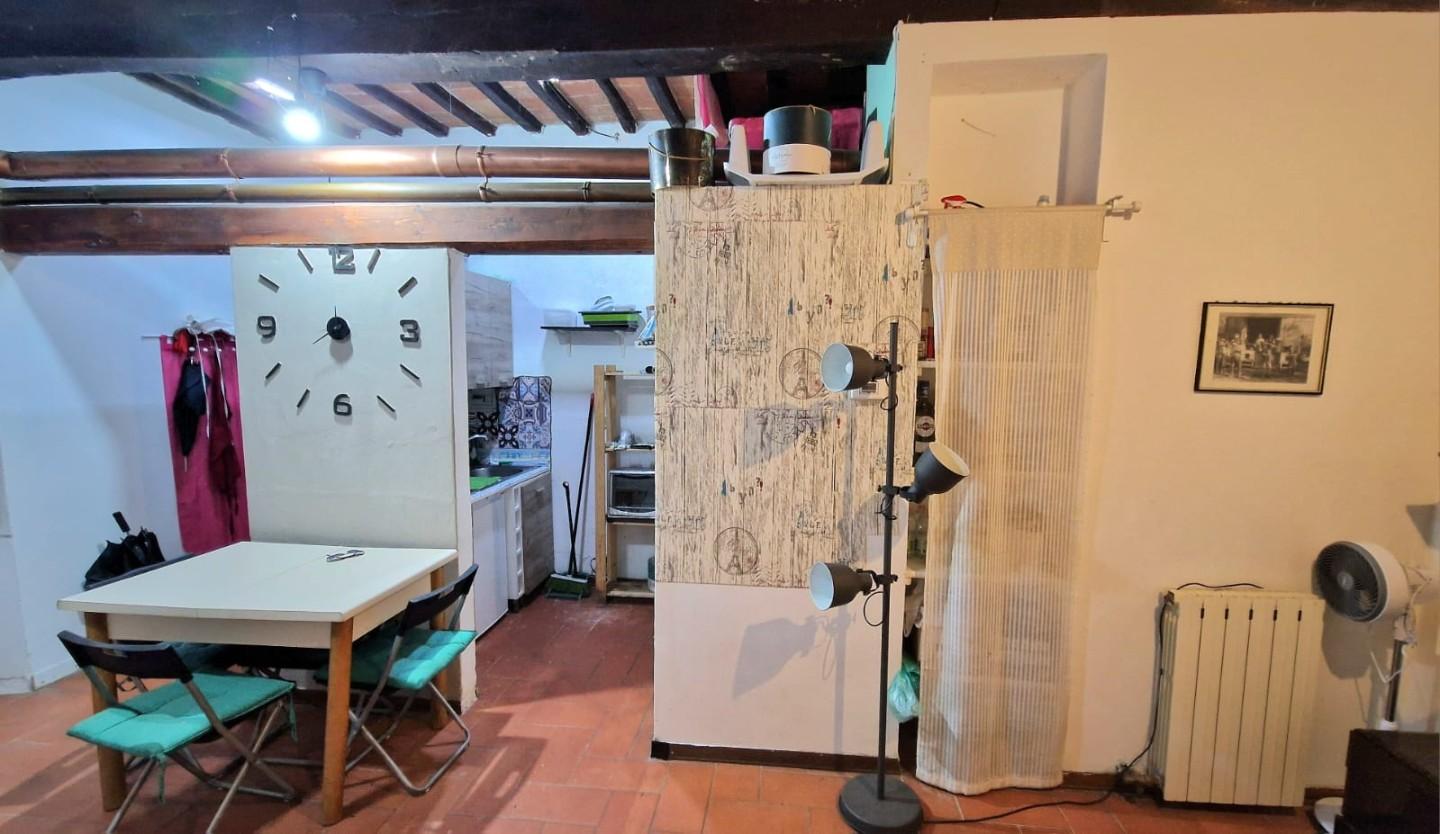 Monolocale in vendita, Colle di Val d'Elsa zona centro,colle bassa