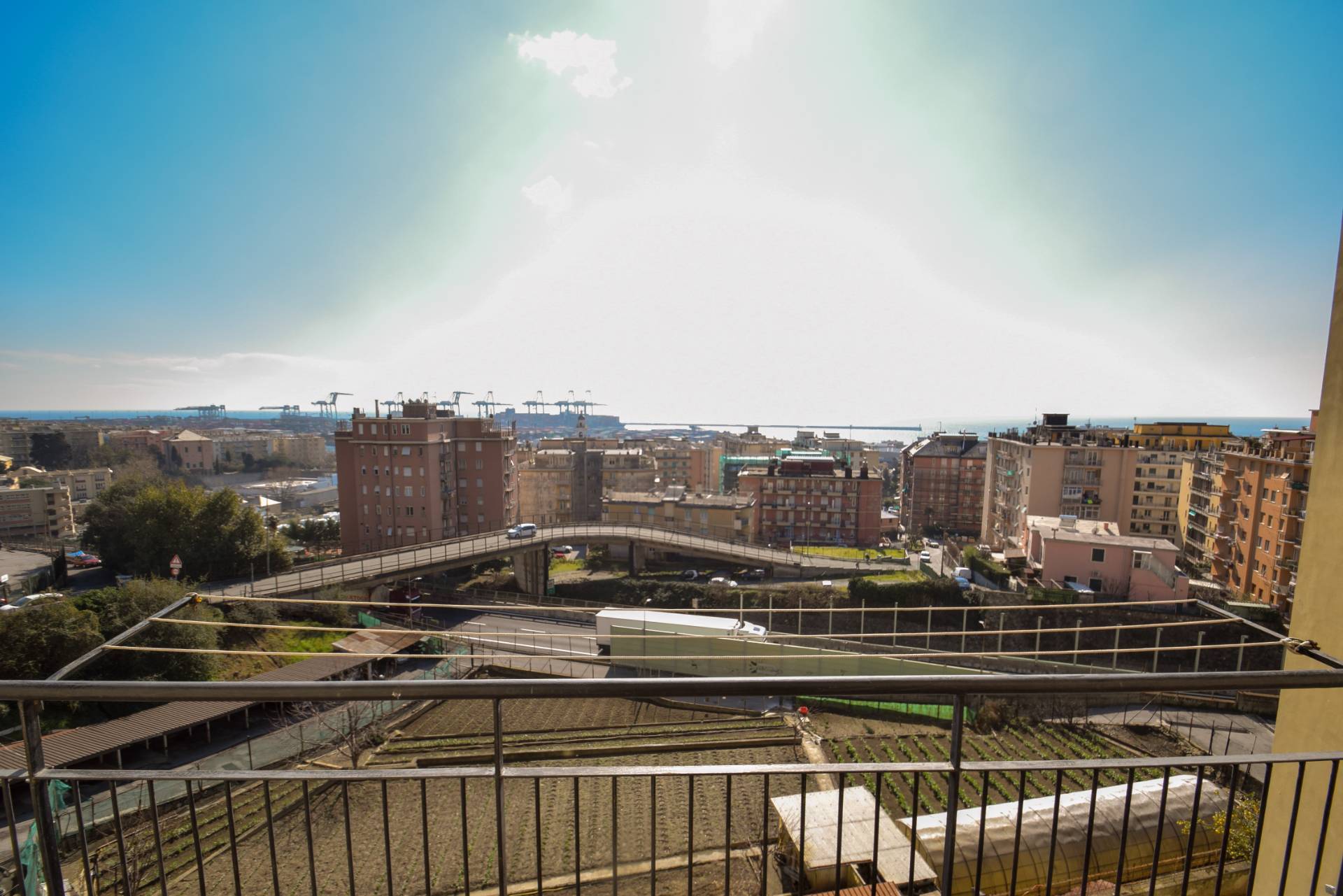 Trilocale vista mare, Genova palmaro