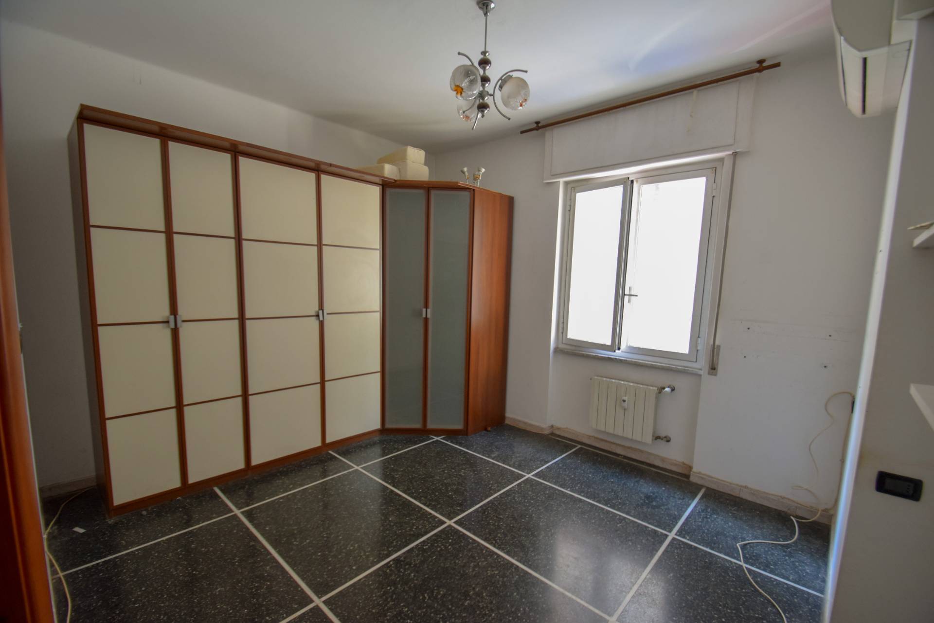 5 vani in vendita a Genova, Voltri