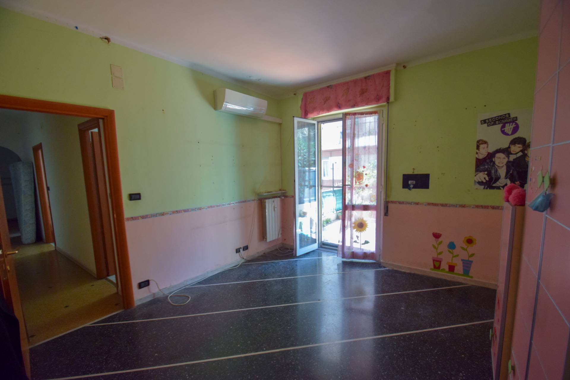 5 vani in vendita a Genova, Voltri