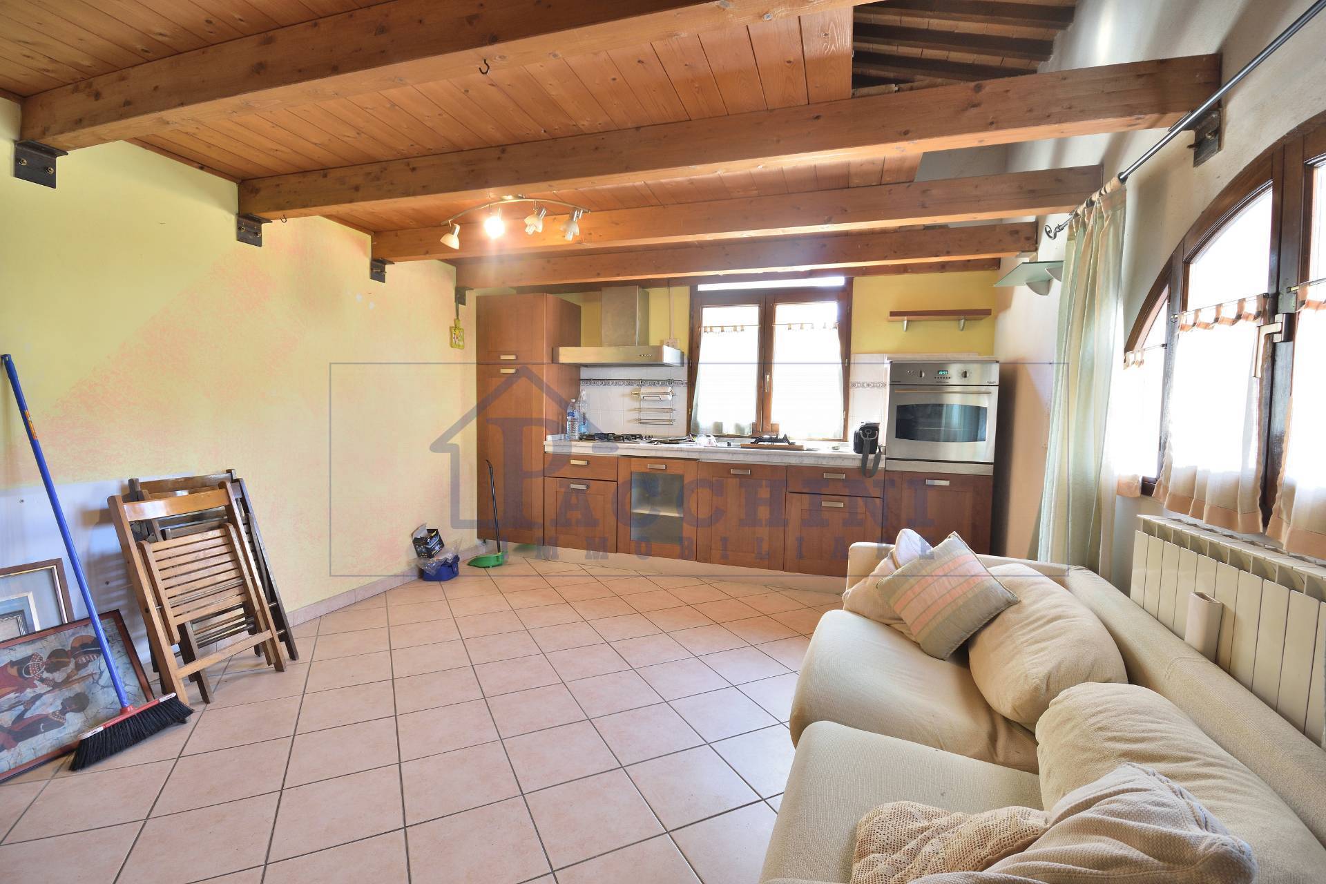Appartamento in vendita a Cascina, Cascina