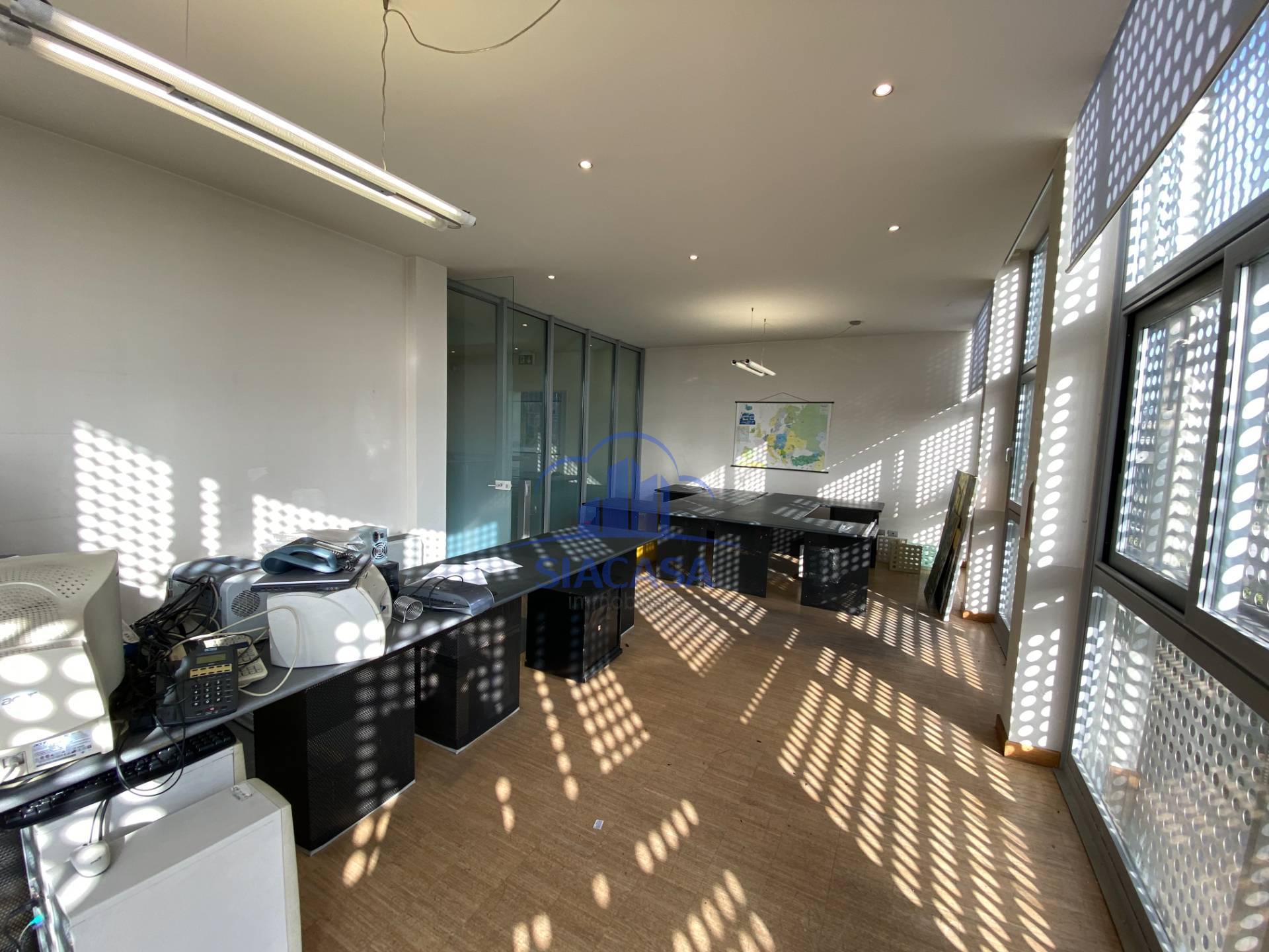 Uffici in affitto a Mezzago