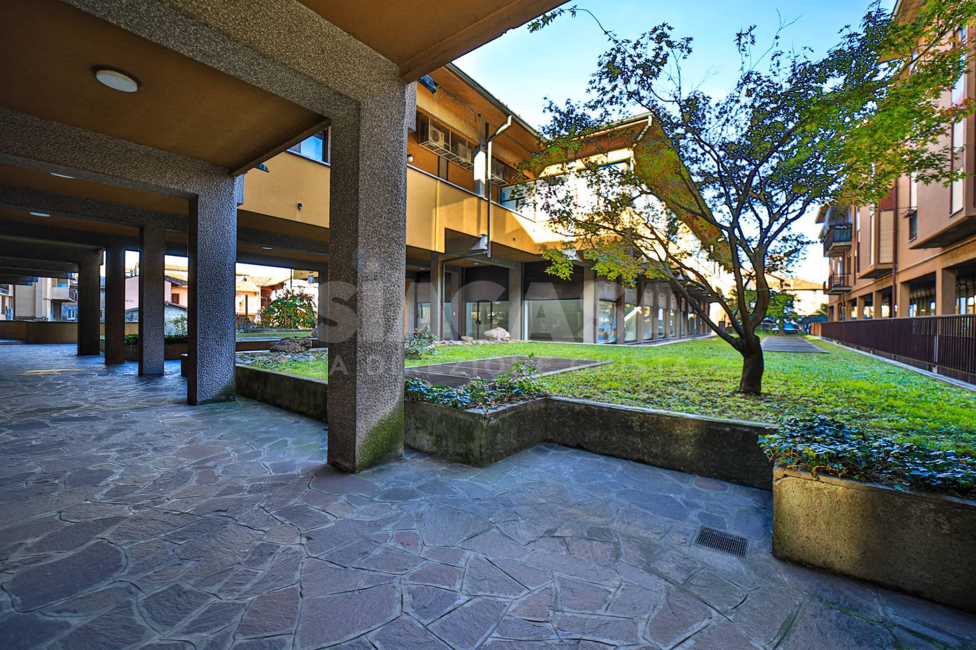 Negozi in vendita a Trezzo sull'Adda