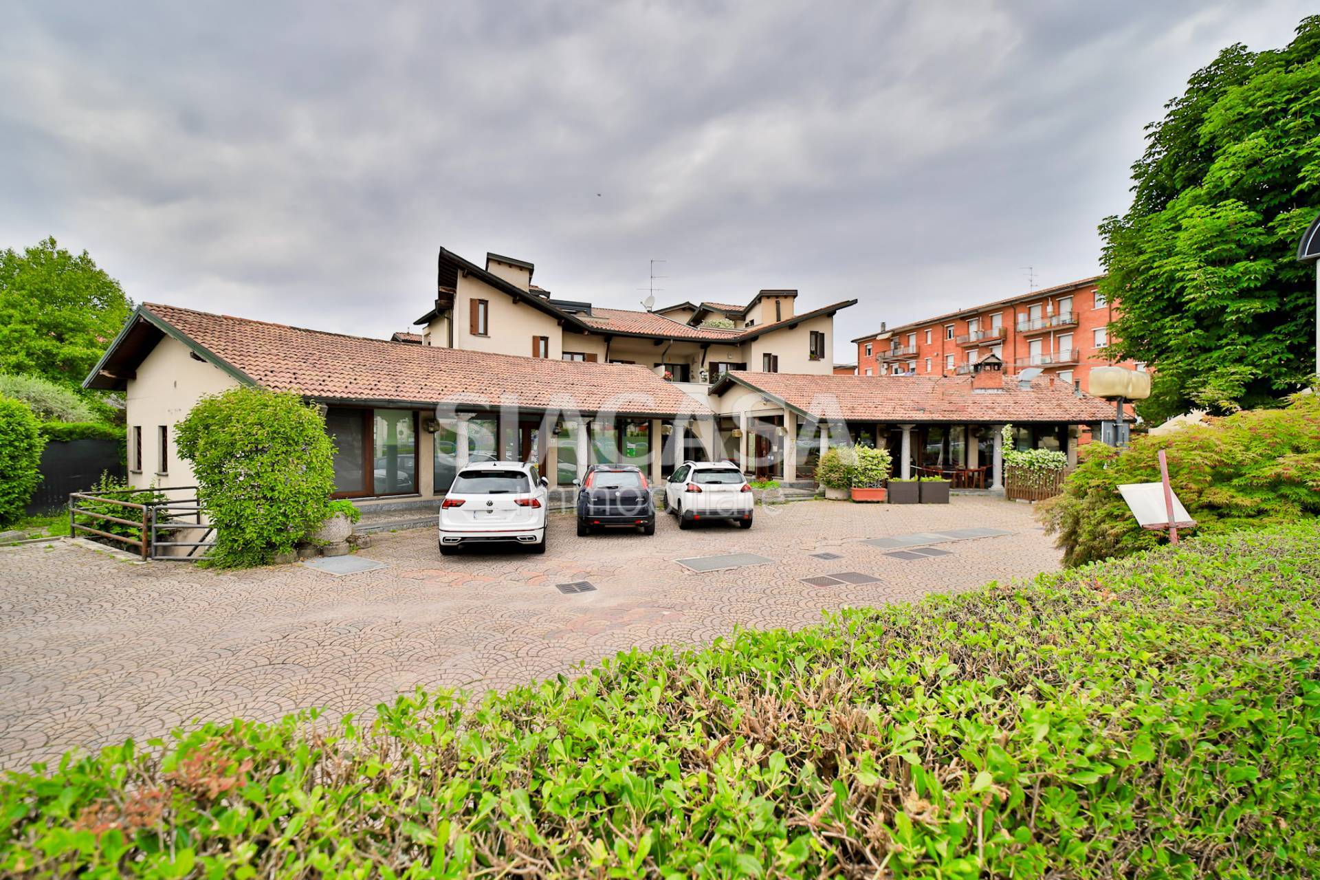 Negozi in vendita a Lomagna