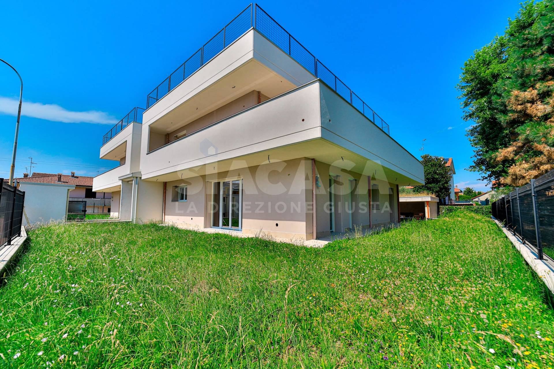 Quadrilocali in vendita a Trezzano Rosa