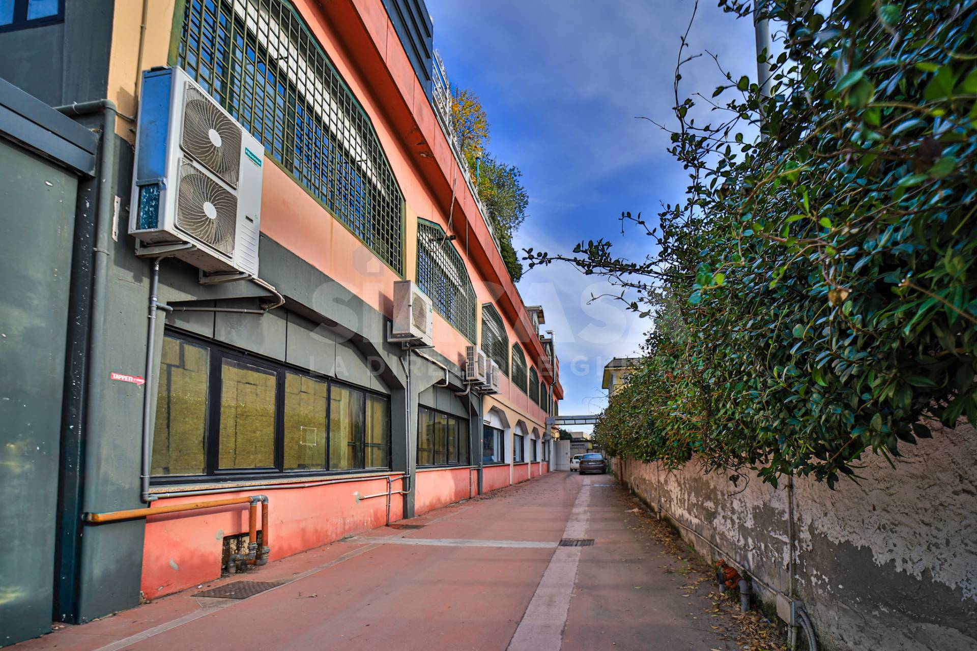 CAPANNONE in affitto a Segrate