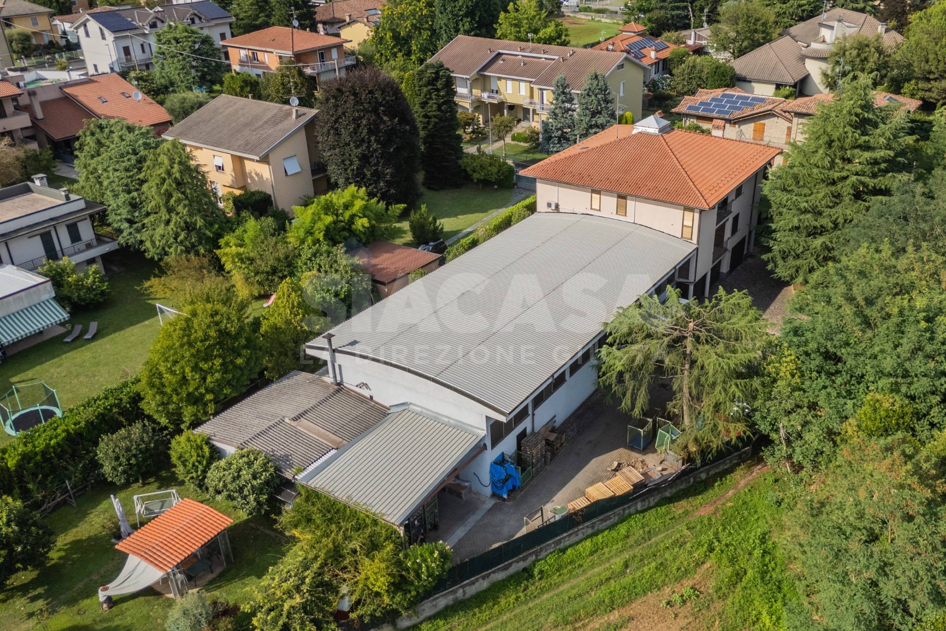 Capannoni in vendita a Cornate d'Adda