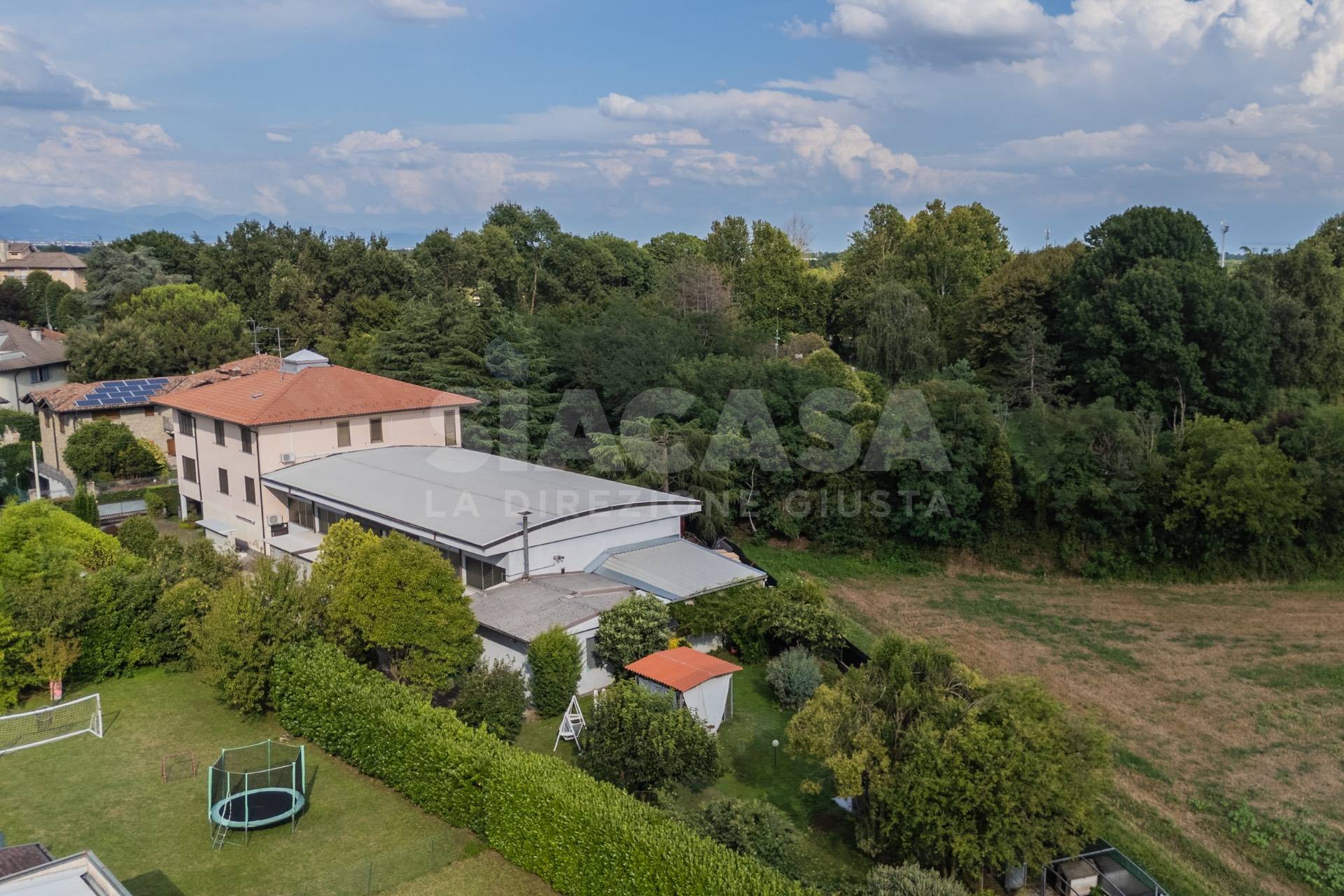 Capannoni in vendita a Cornate d'Adda