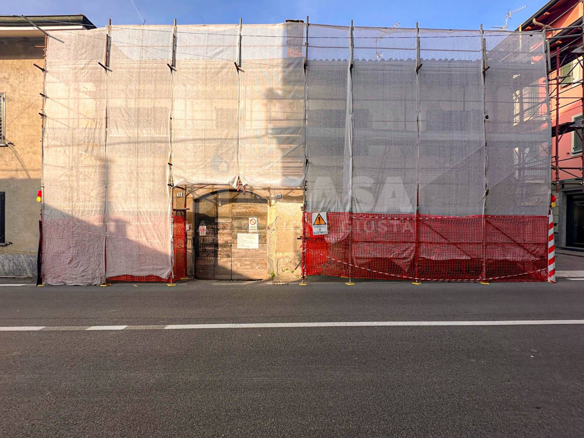 Rustico casale in vendita a Besana in Brianza