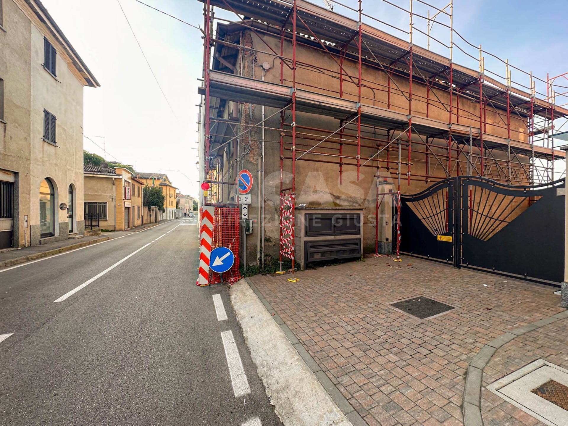 Rustico casale in vendita a Besana in Brianza