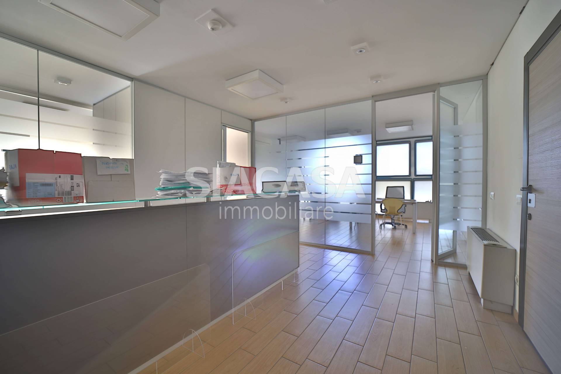 Uffici in vendita a Merate