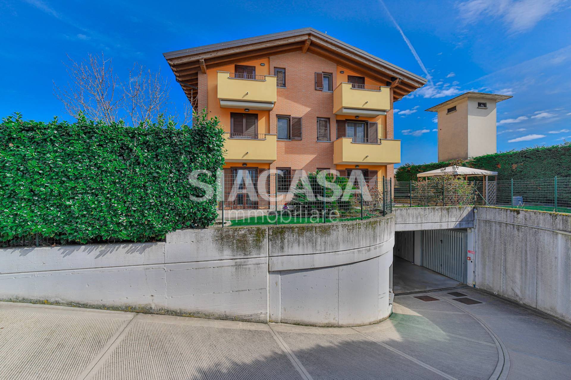 Box o garage in vendita a Roncello