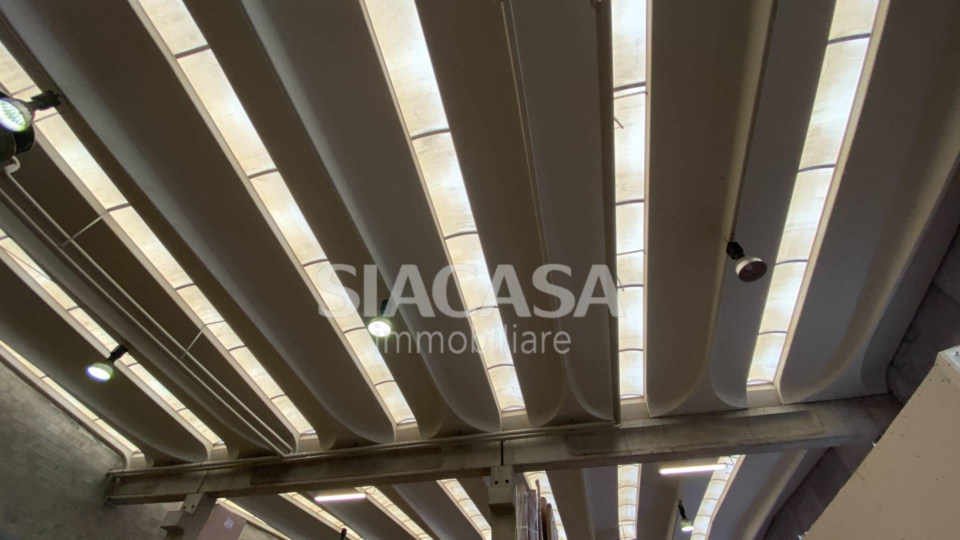 Capannoni in affitto a Mezzago