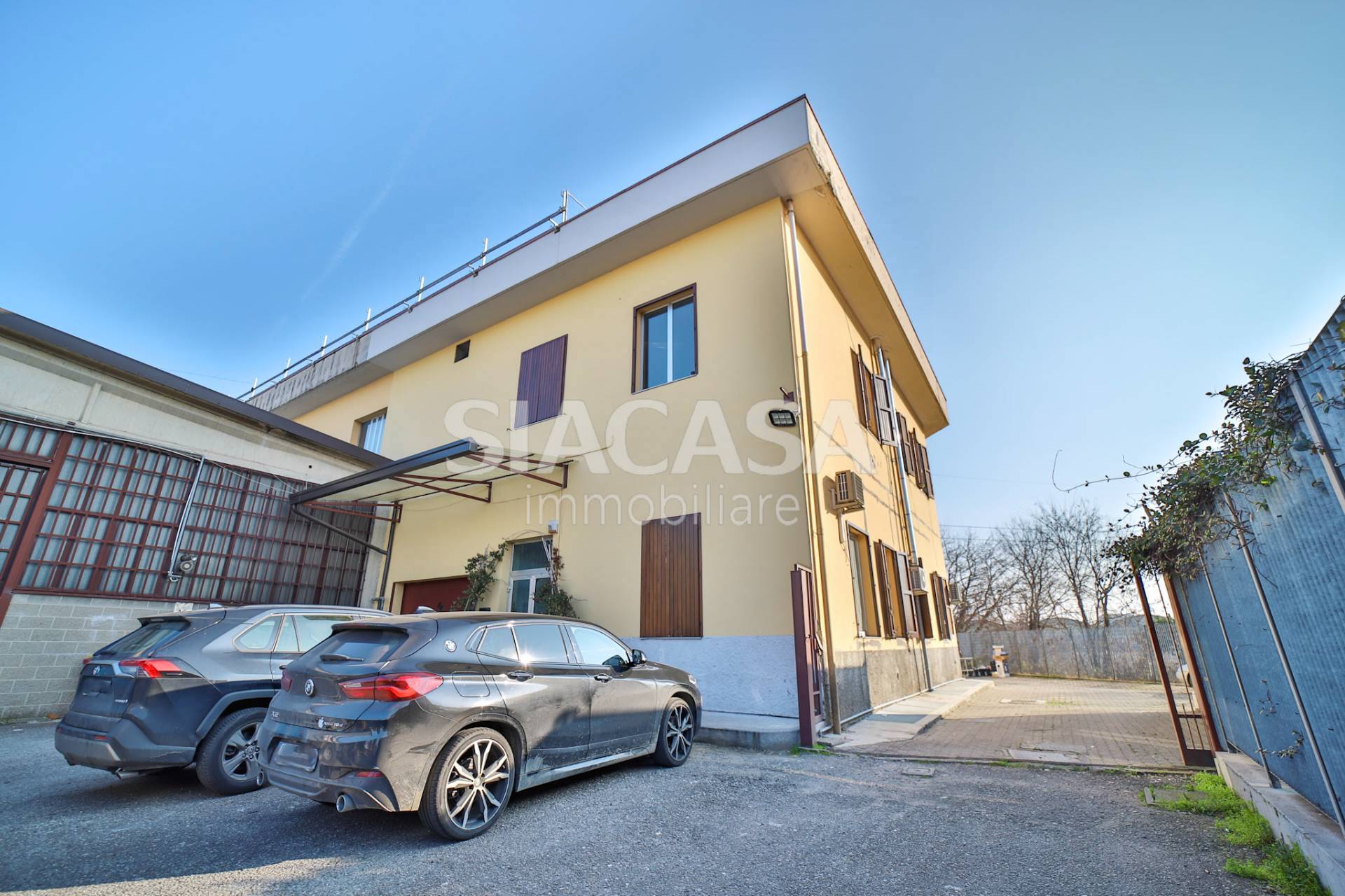 Capannoni in vendita a Cologno Monzese