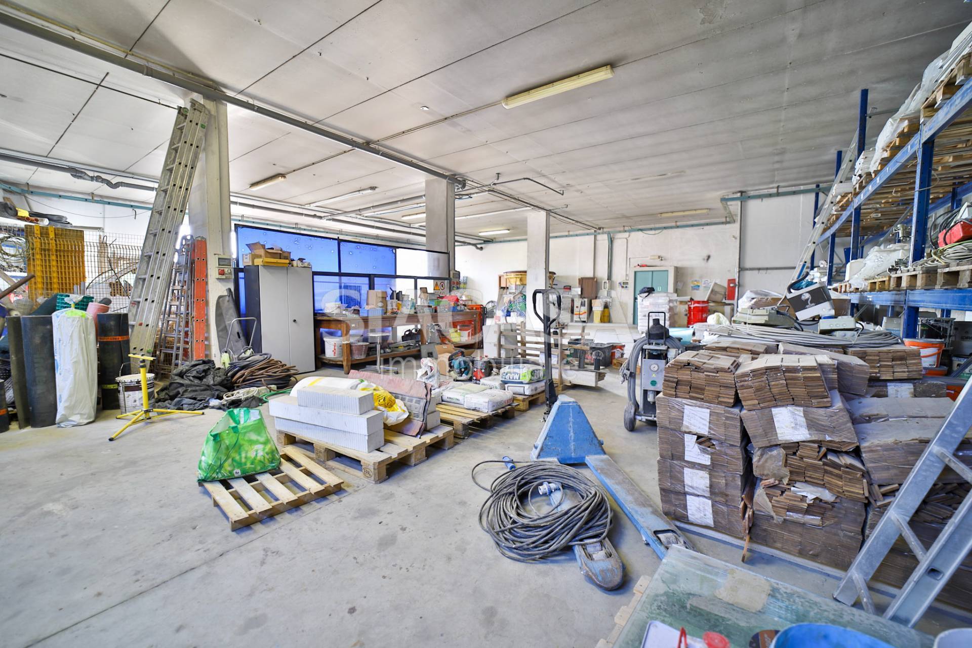 Capannoni in affitto a Cologno Monzese