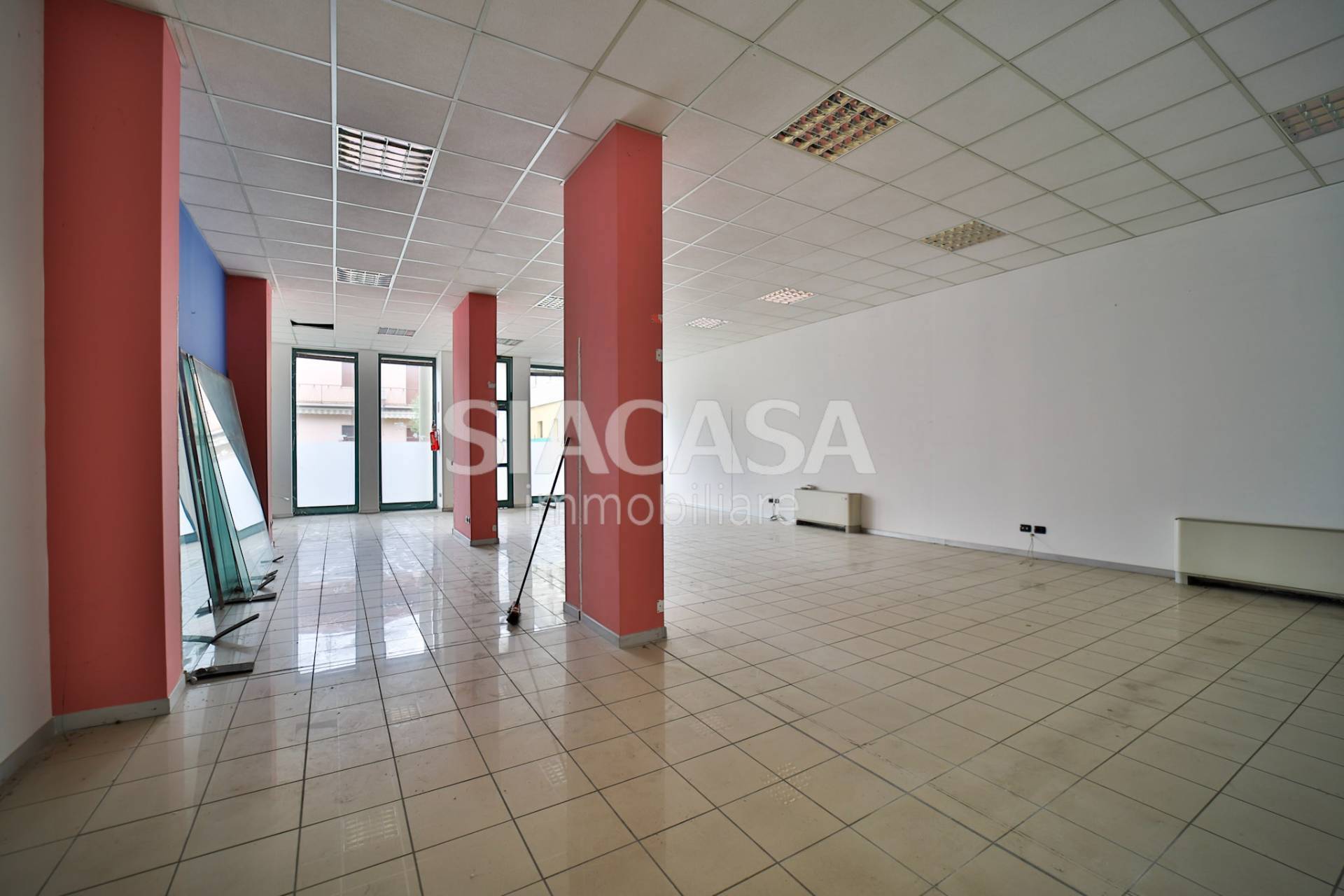 Uffici in vendita a Carnate