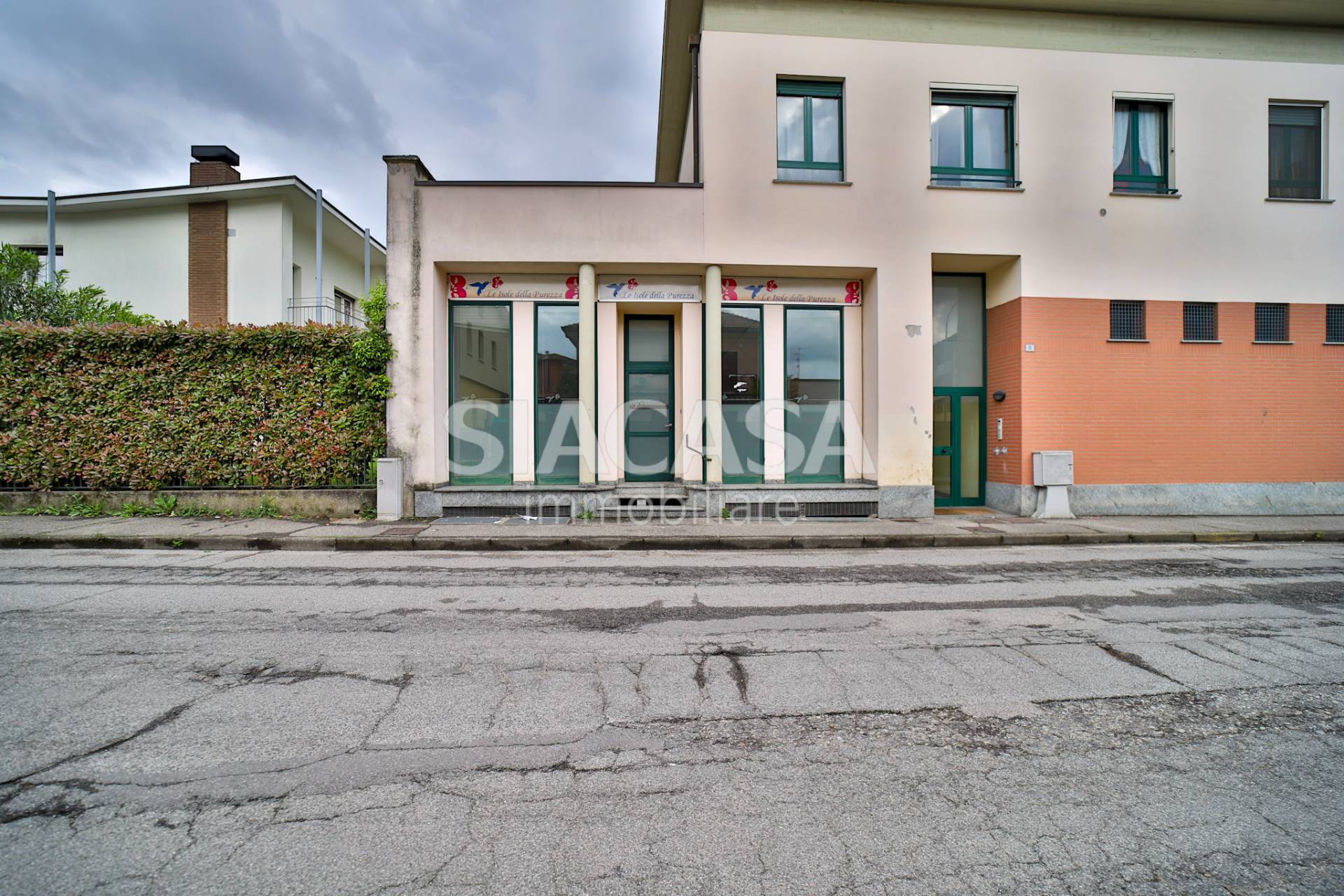 Negozi in vendita a Carnate