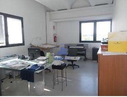 Capannoni in vendita a Villasanta