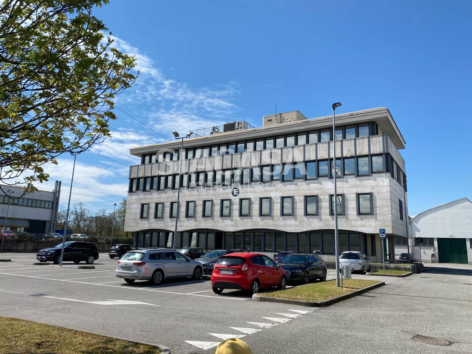 Uffici in affitto a Caponago