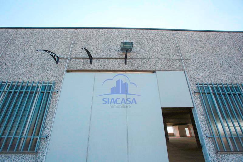 Capannoni in vendita a Gessate