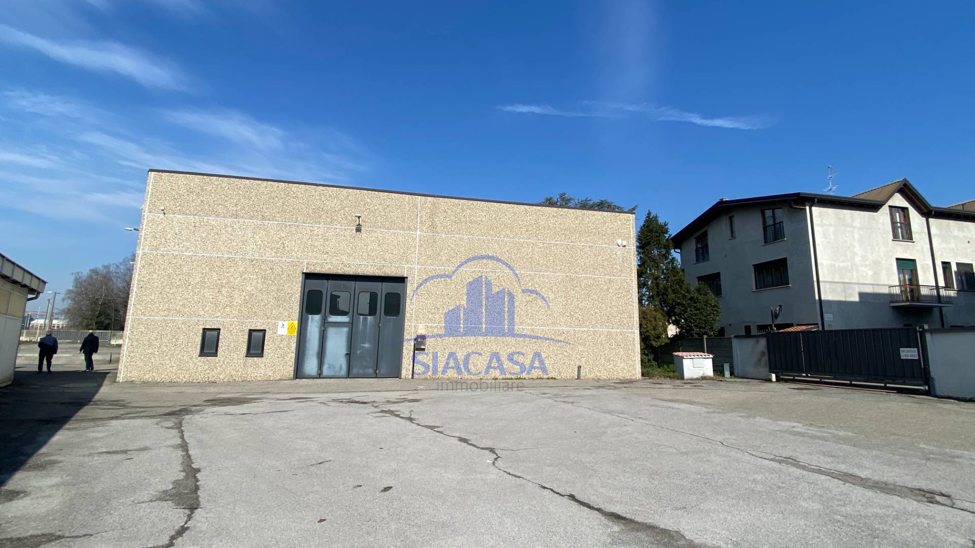 Capannoni in vendita a Desio