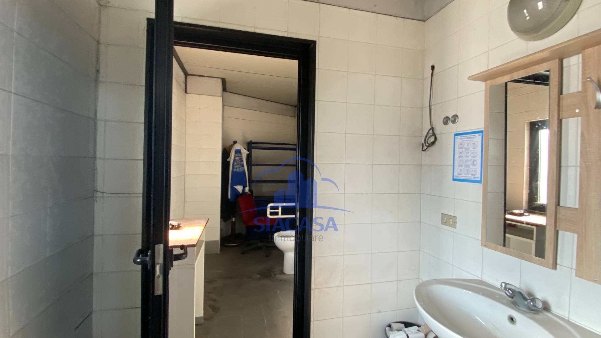 Capannoni in vendita a Desio