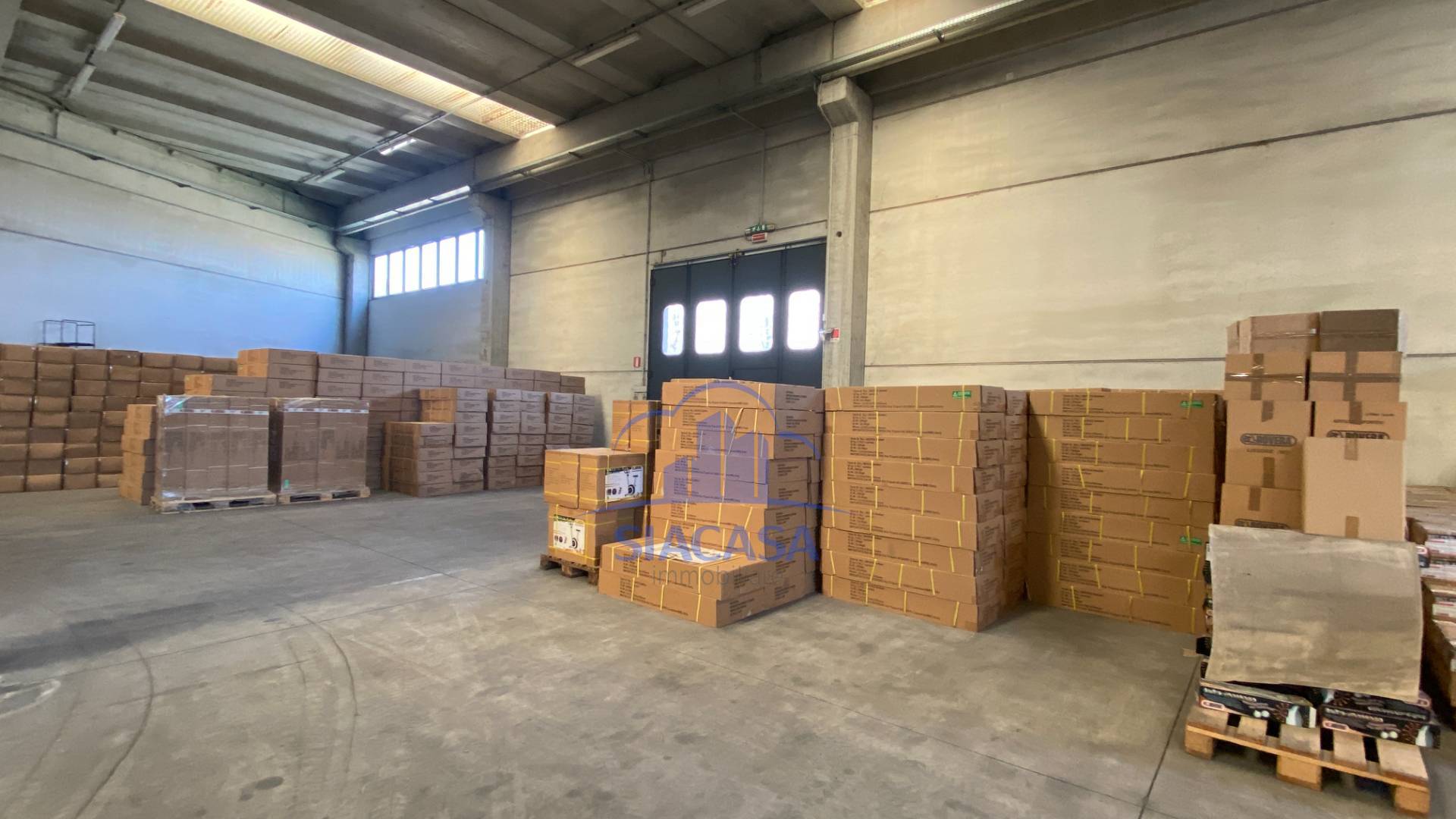 Capannoni in vendita a Desio