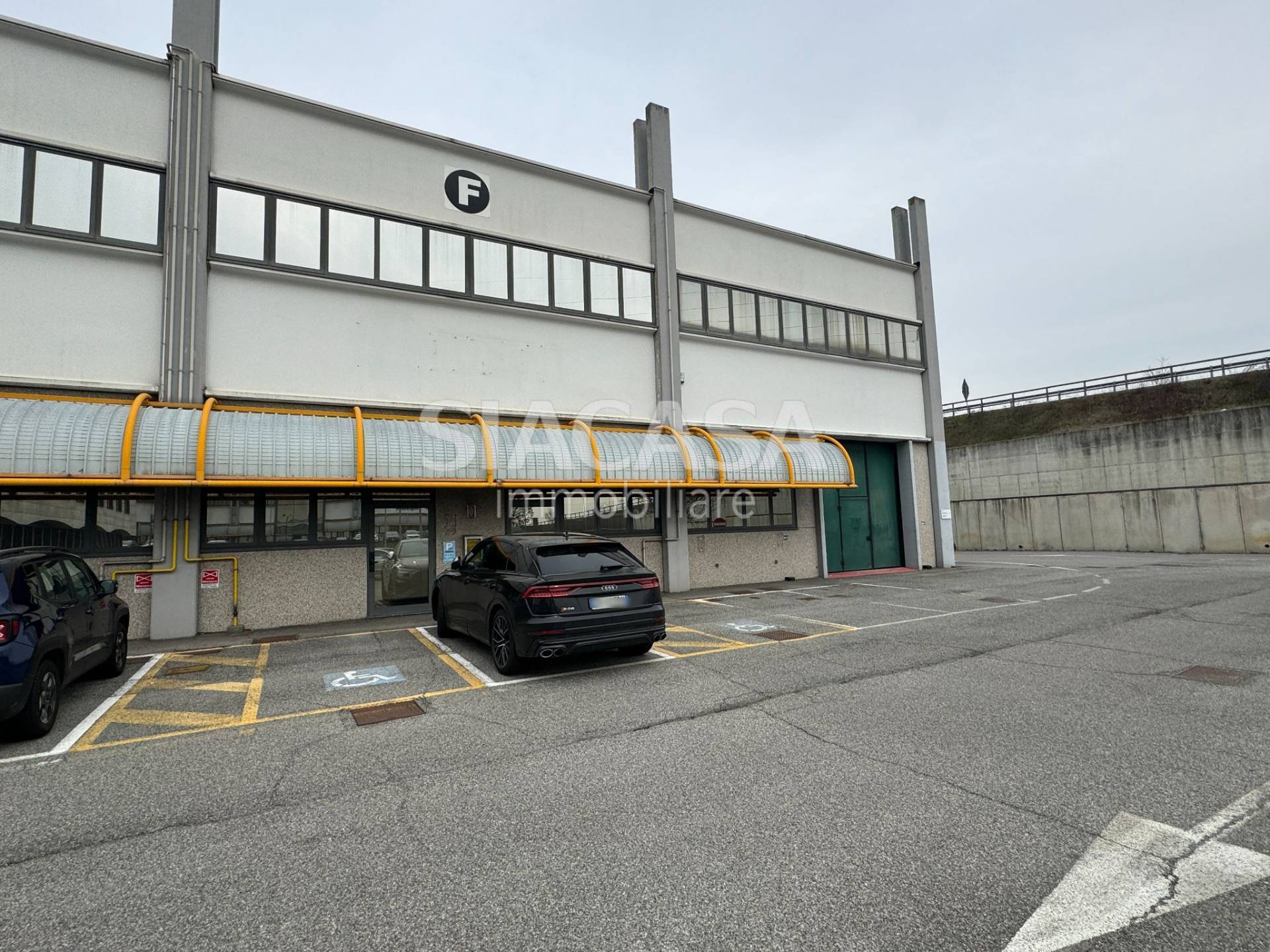 Capannoni in affitto a Caponago