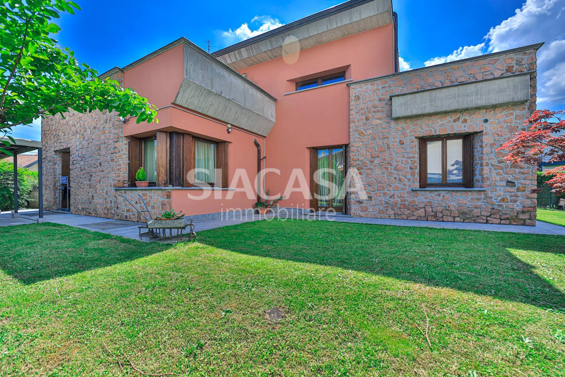 villa in vendita a Bernareggio