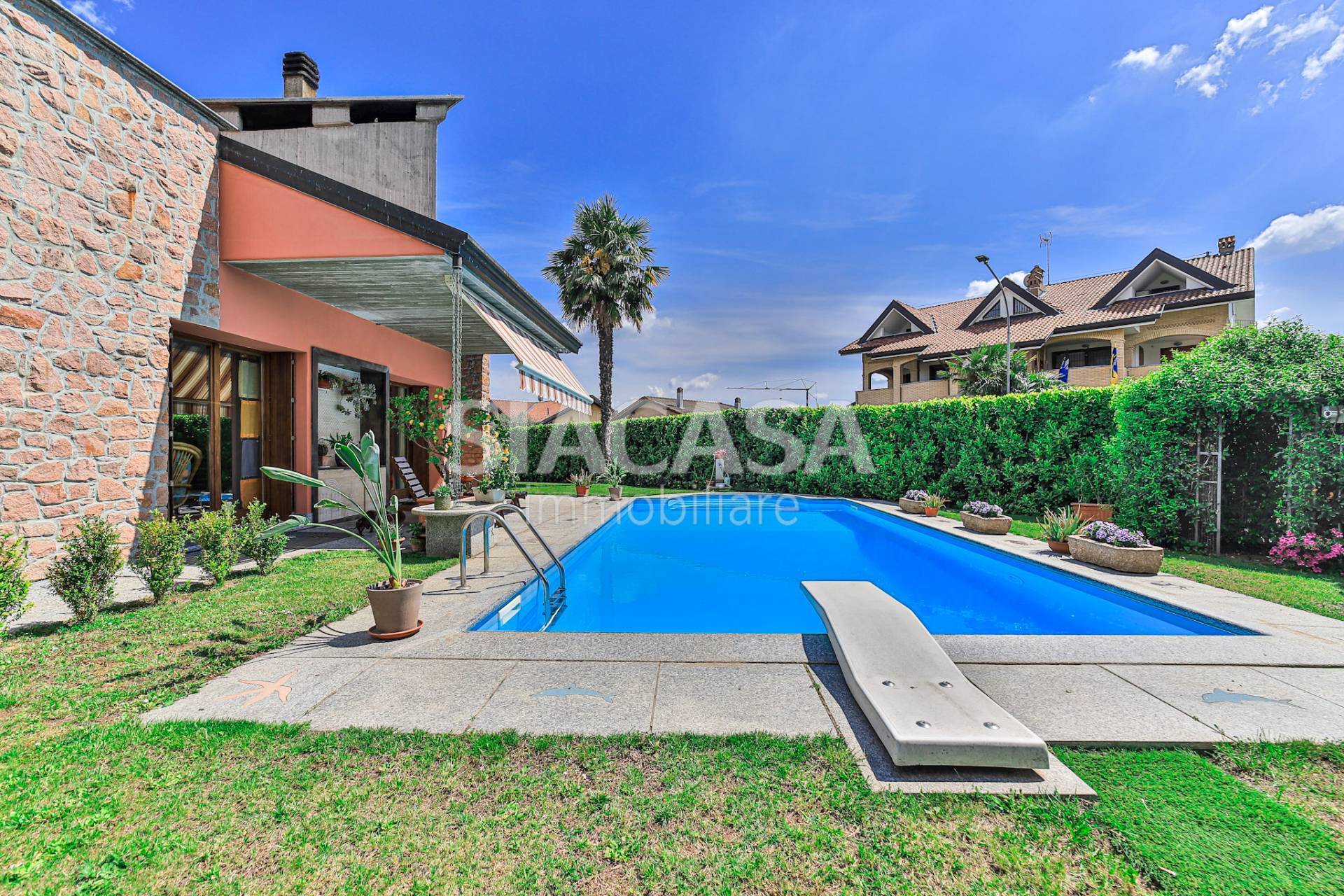 villa in vendita a Bernareggio