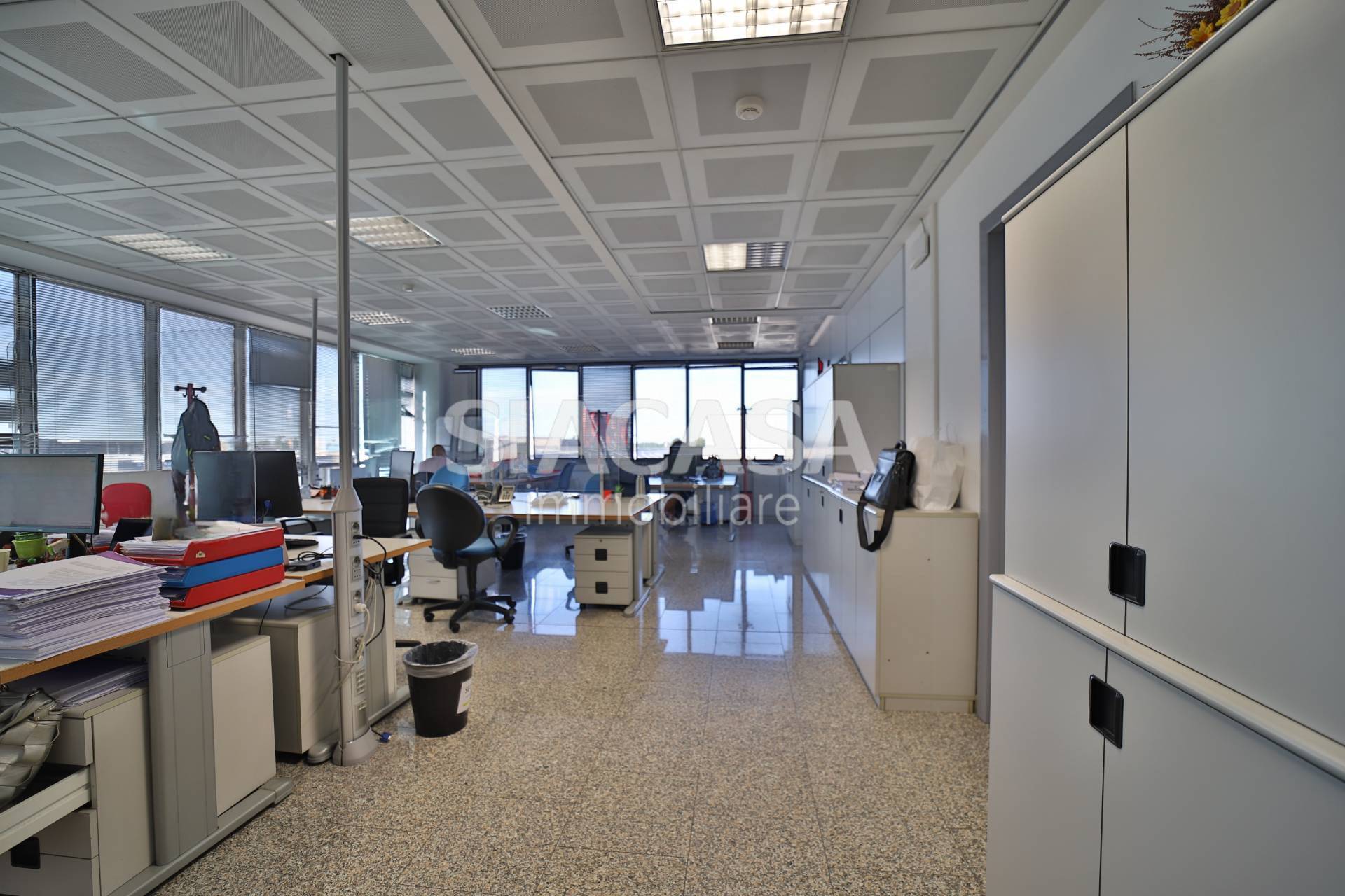 Uffici in affitto a Mezzago