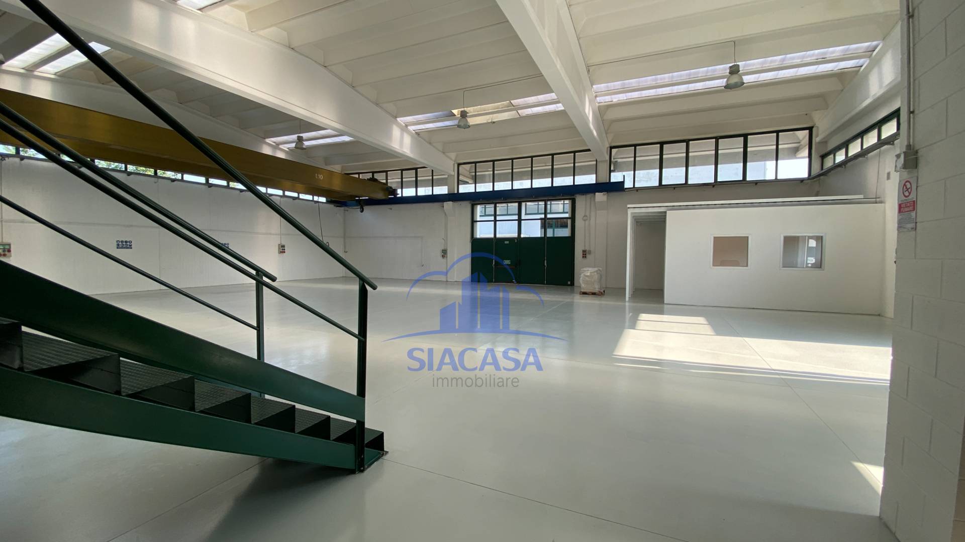 Capannoni in affitto a Bernareggio