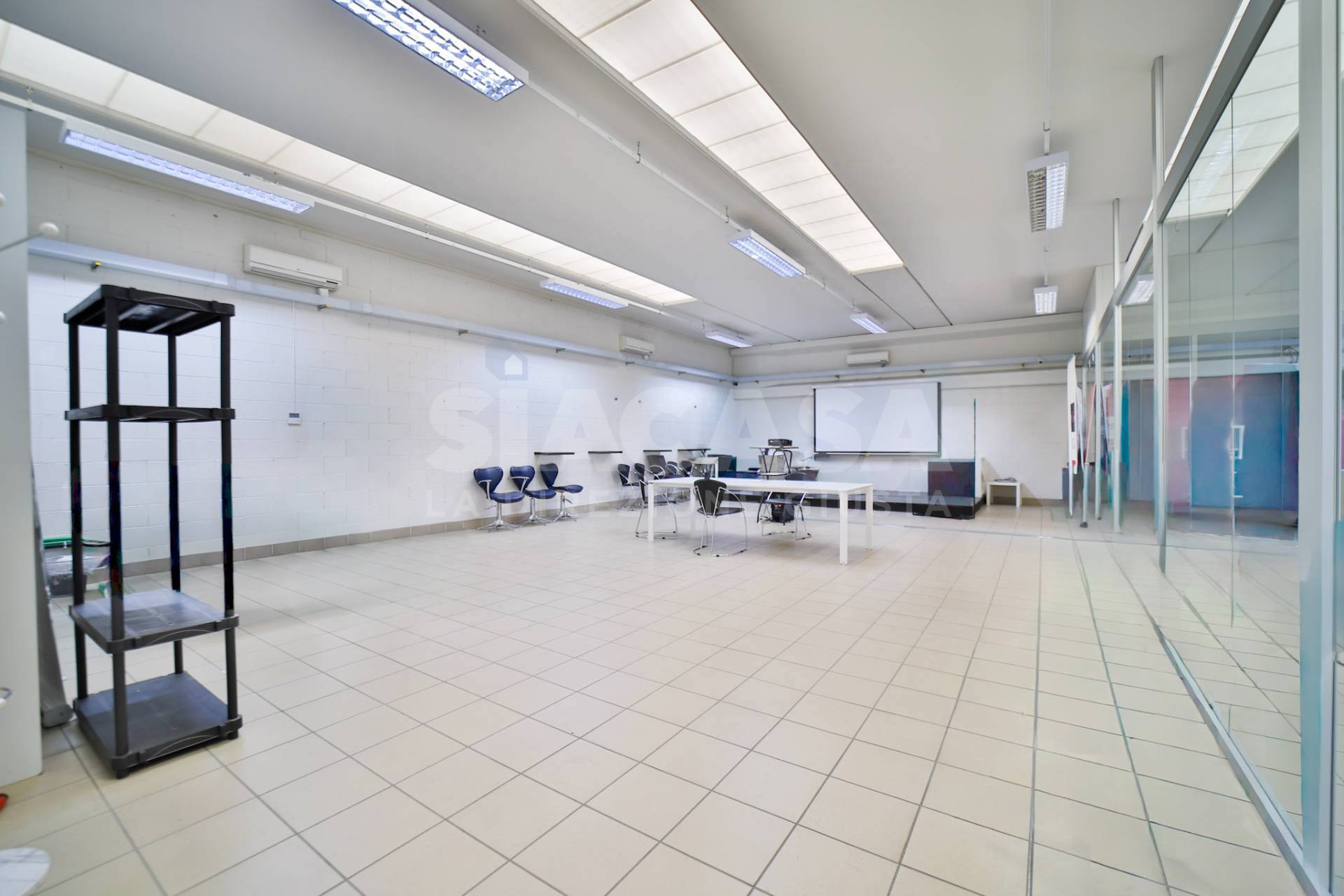 Capannoni in vendita a Vimercate