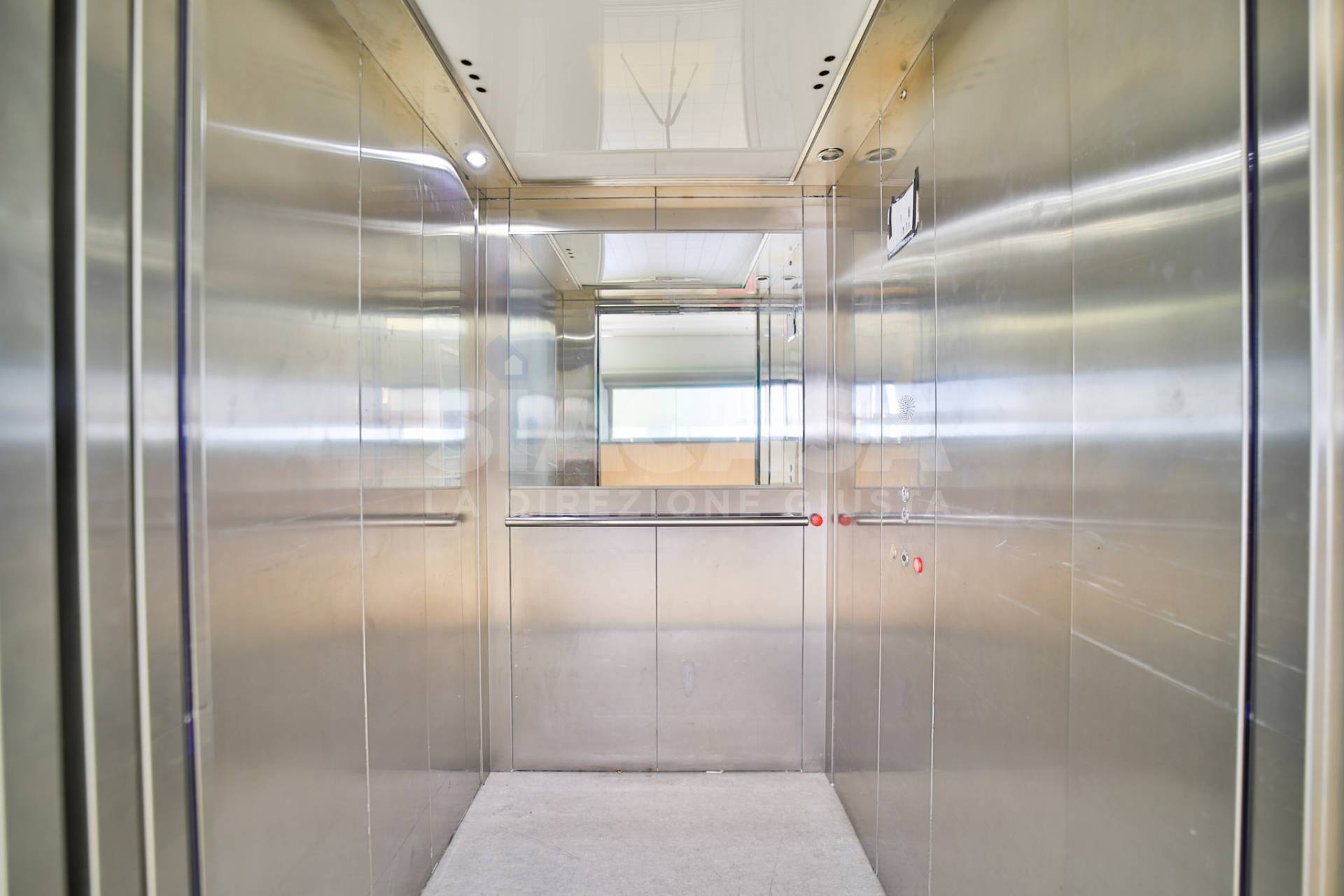 Capannoni in vendita a Vimercate